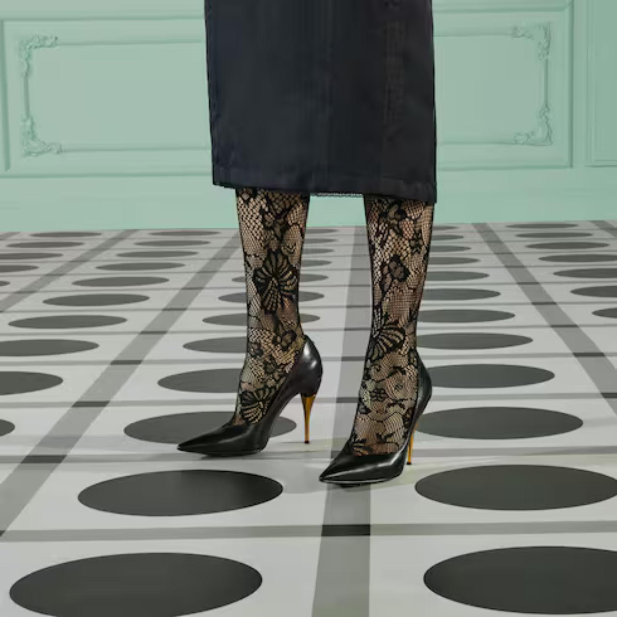 Women's Gucci Black Nappa Calfskin Charlotte Gold Heels EU 35.5 For Sale