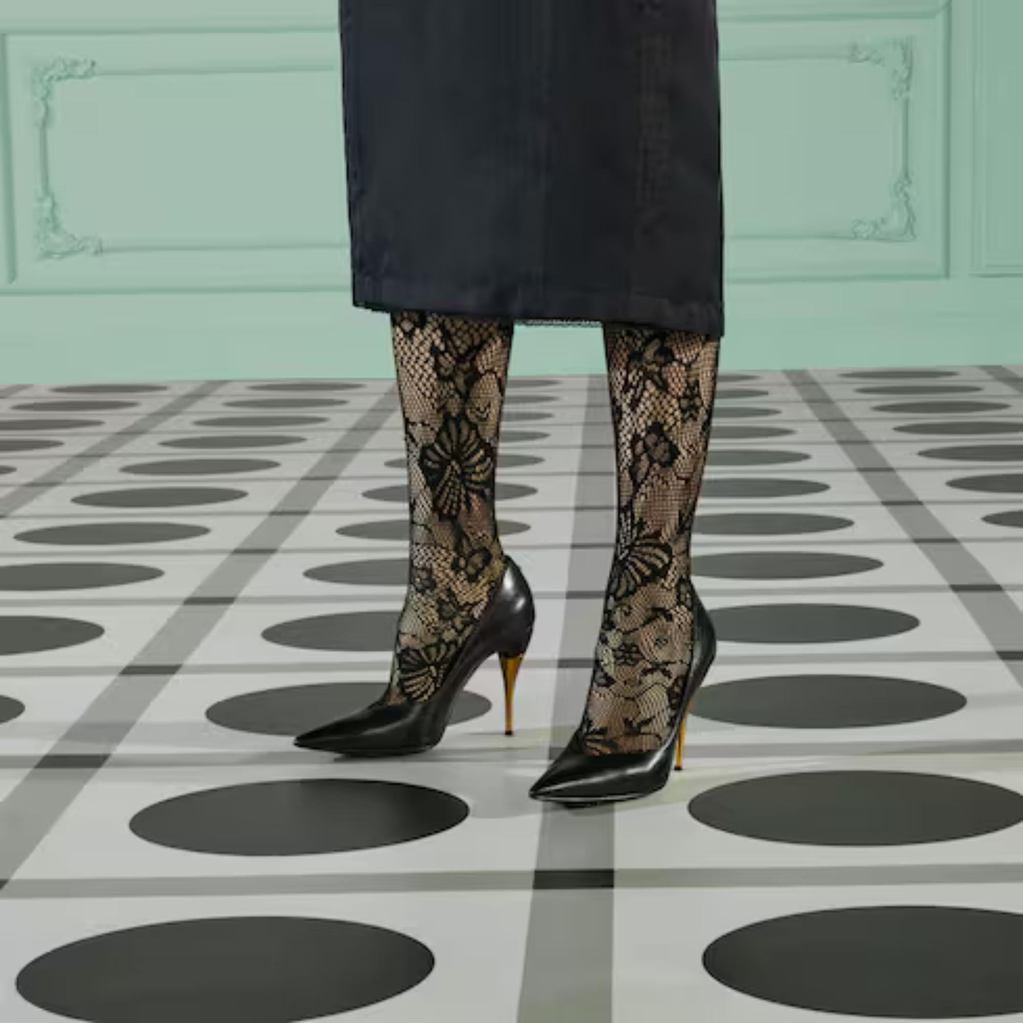 Women's Gucci Black Nappa Calfskin Charlotte Gold Heels EU 38 For Sale