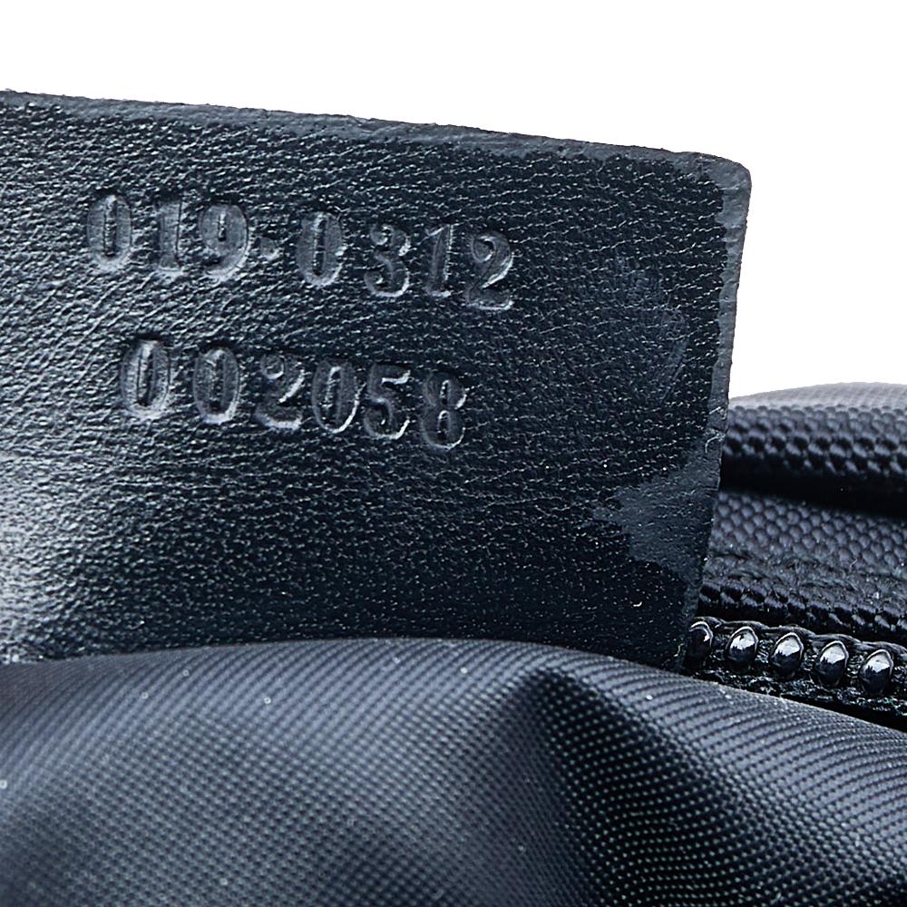 Gucci Black Nylon and Leather Hobo In Good Condition For Sale In Dubai, Al Qouz 2