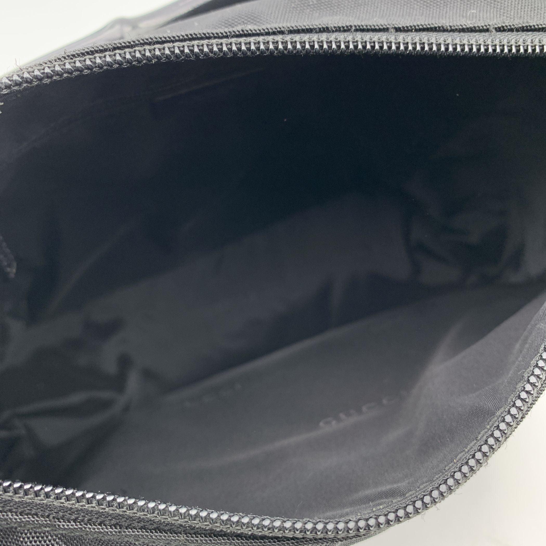 Women's Gucci Black Nylon Canvas 2 Way Bamboo Handle Shoulder Bag For Sale