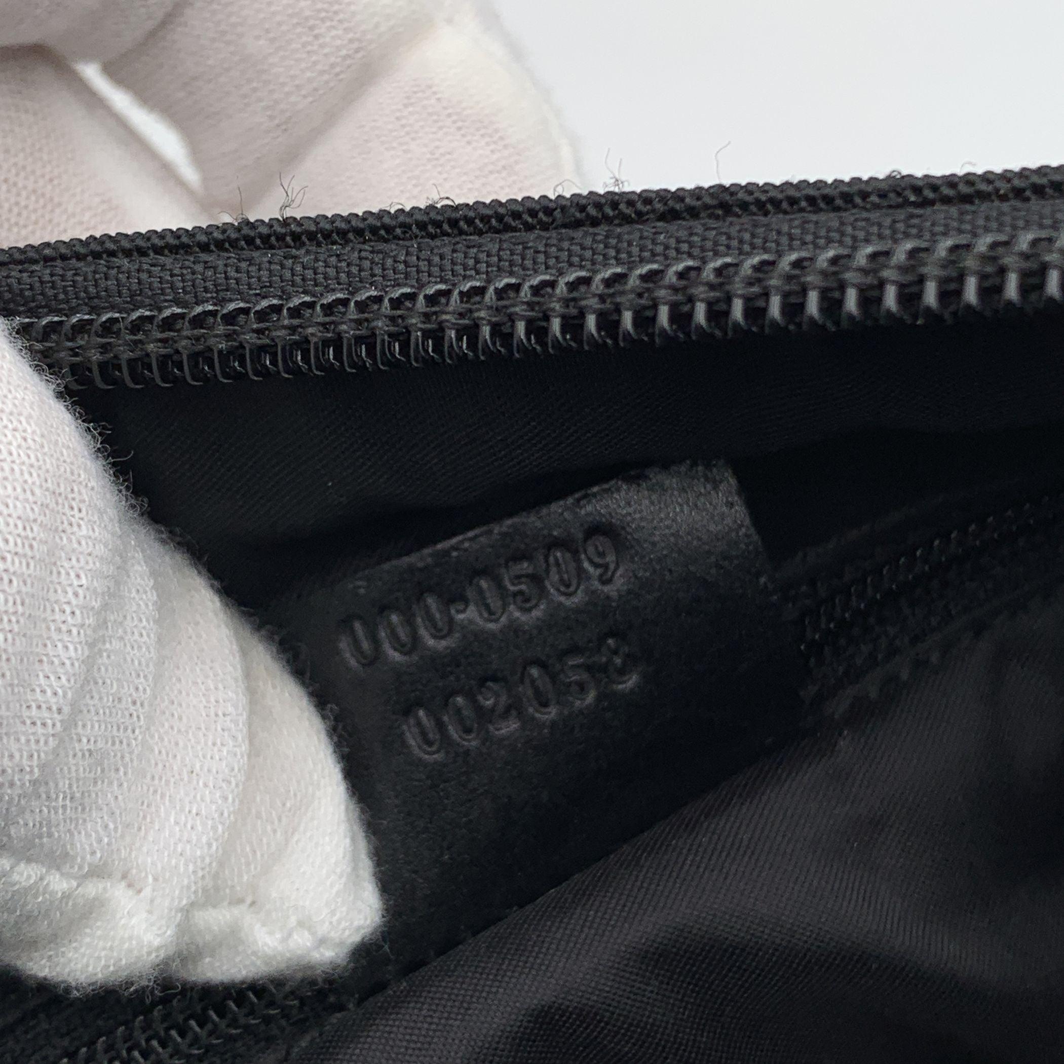 Gucci Black Nylon Canvas 2 Way Bamboo Handle Shoulder Bag For Sale 2