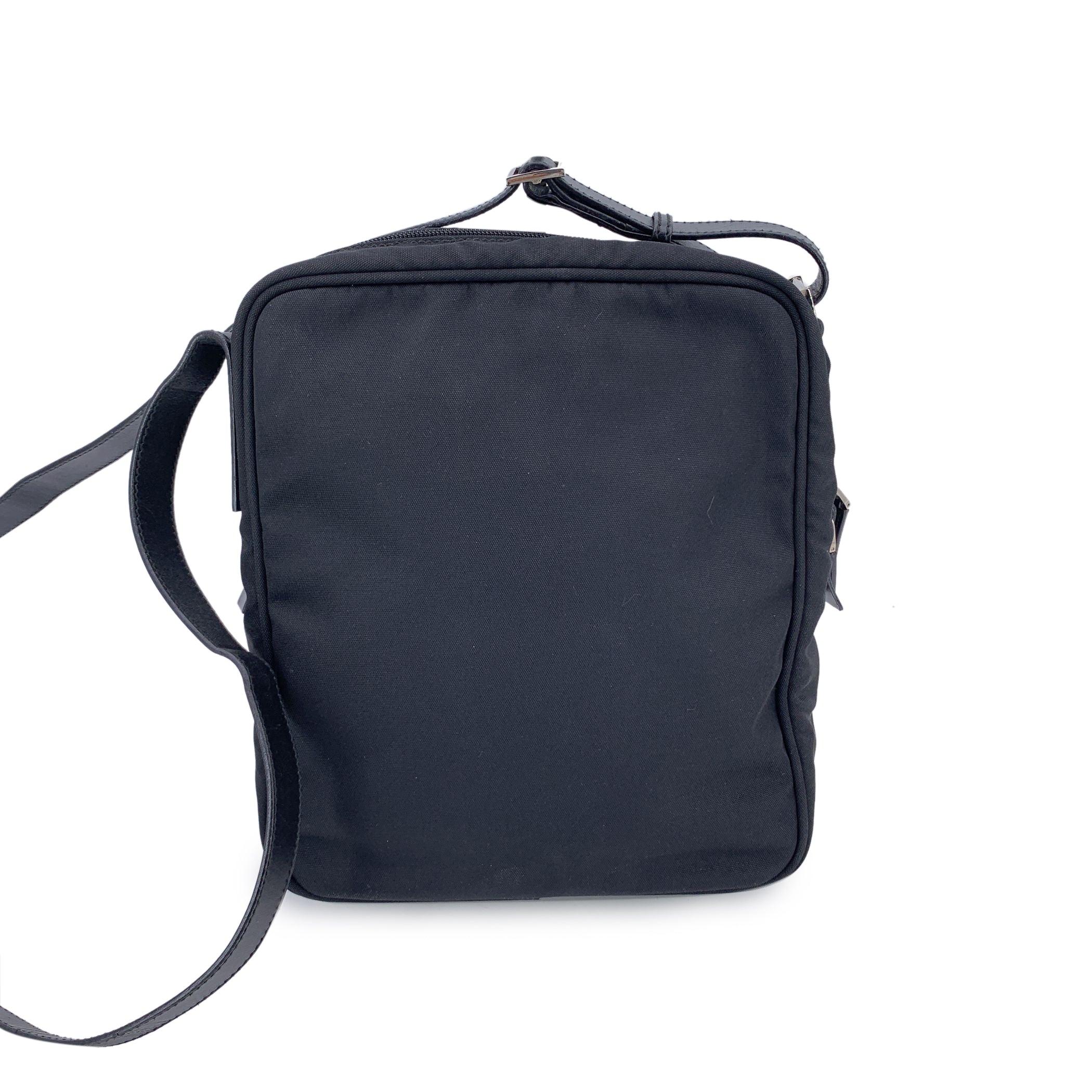 Gucci Black Nylon Canvas Unisex Crossbody Messenger Bag In Excellent Condition For Sale In Rome, Rome