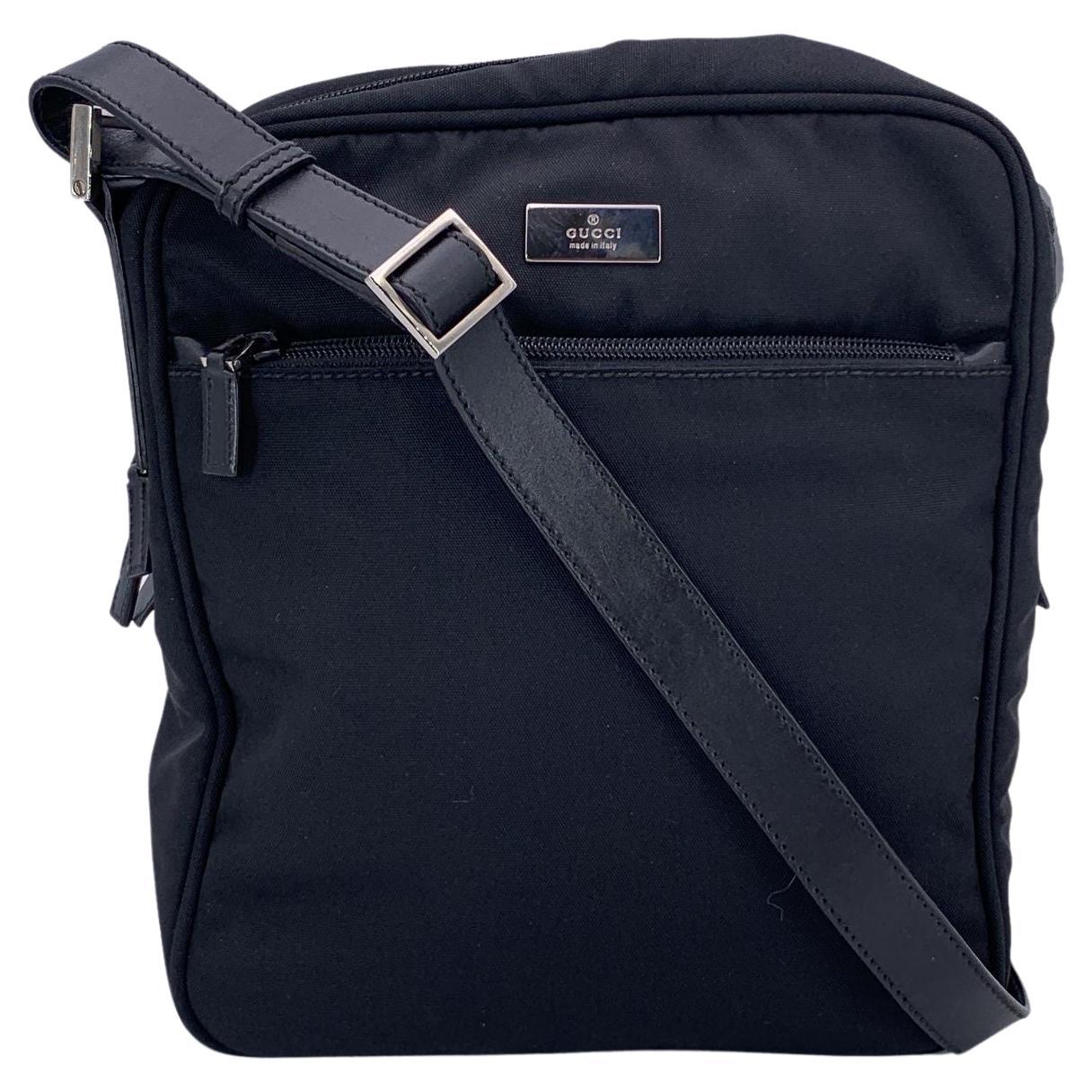 Gucci Black Nylon Canvas Unisex Crossbody Messenger Bag For Sale