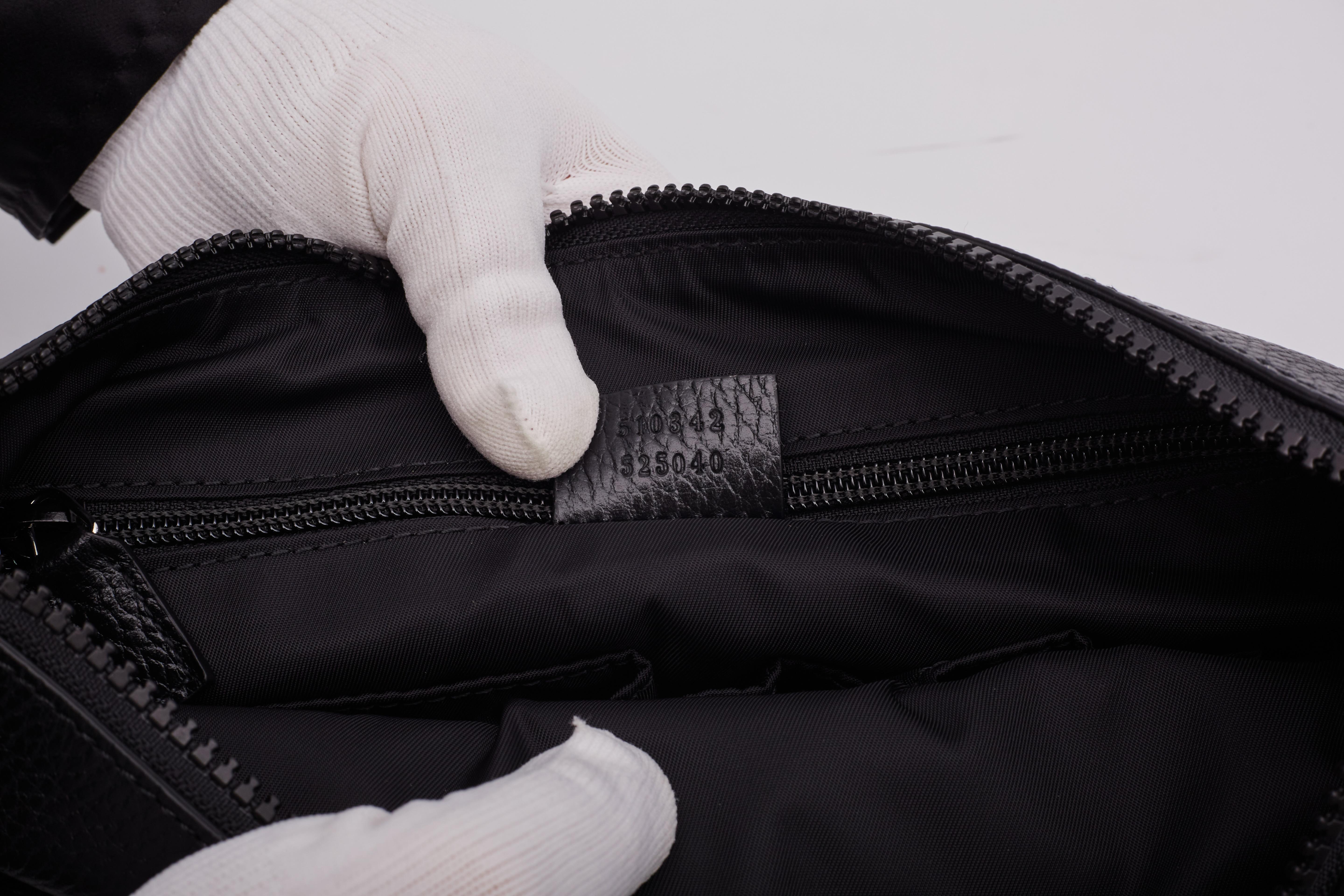 Gucci Black Nylon With Leather Trim Messenger Bag For Sale 5