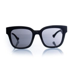 Gucci, black oversized sunglasses with GG logo