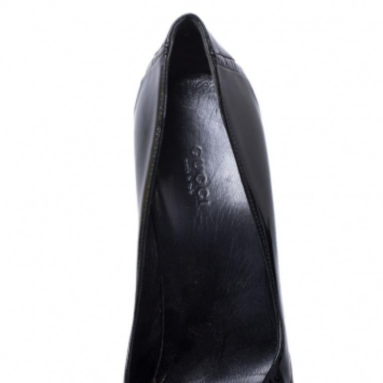 Gucci - Escarpins à plateforme en cuir verni et alligator noir - Taille 38,5 en vente 2