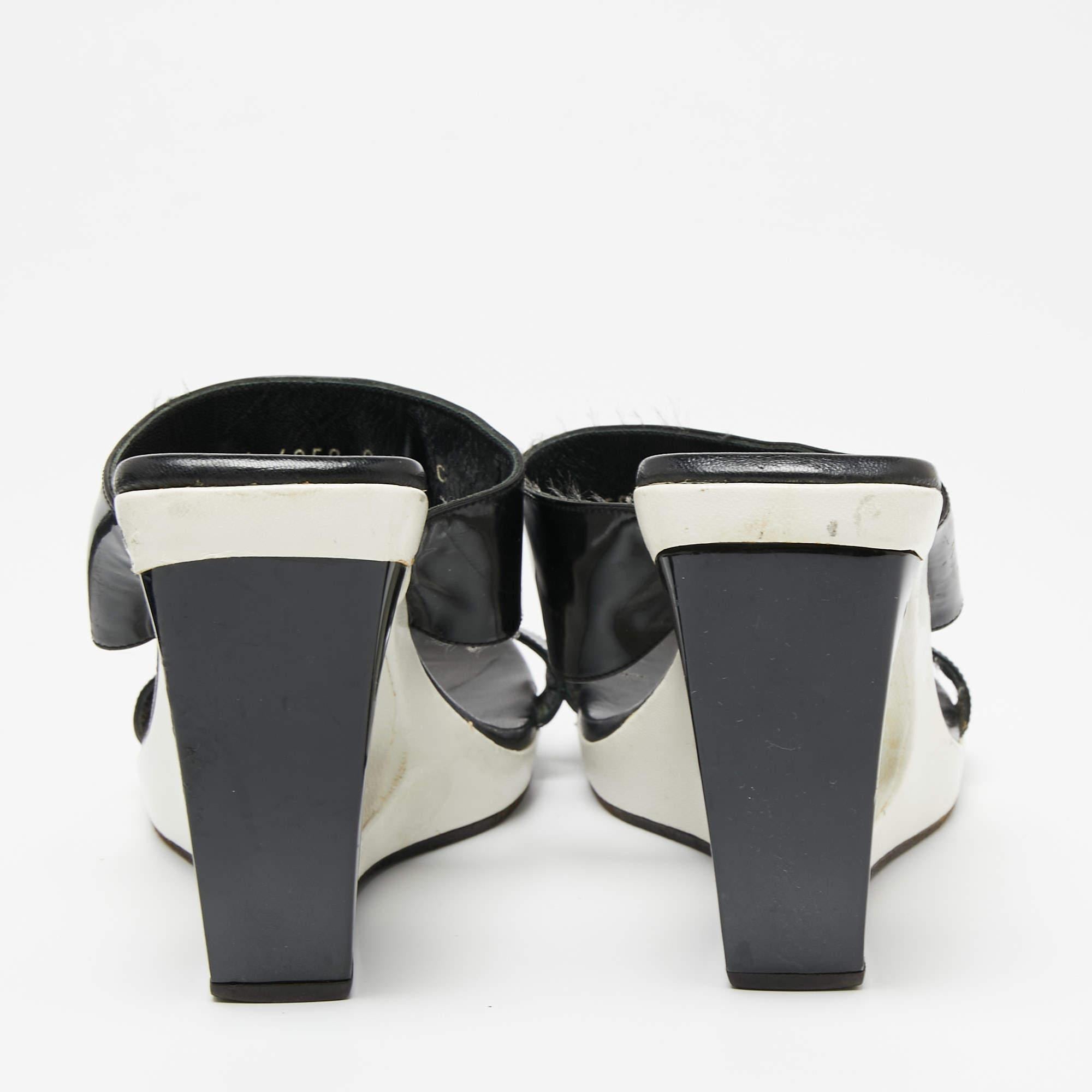 Gucci Black Patent Leather Cut-Out Wedge Slide Sandals Size 38 1