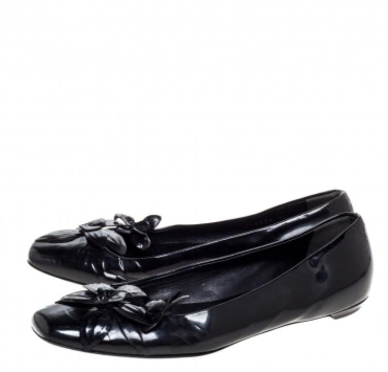 Gucci Black Patent Leather Flower Embellished Ballet Flats Size 37 For Sale 2