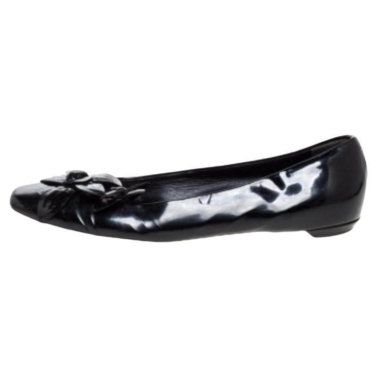 Gucci Black Patent Leather Flower Embellished Ballet Flats Size 37 For Sale