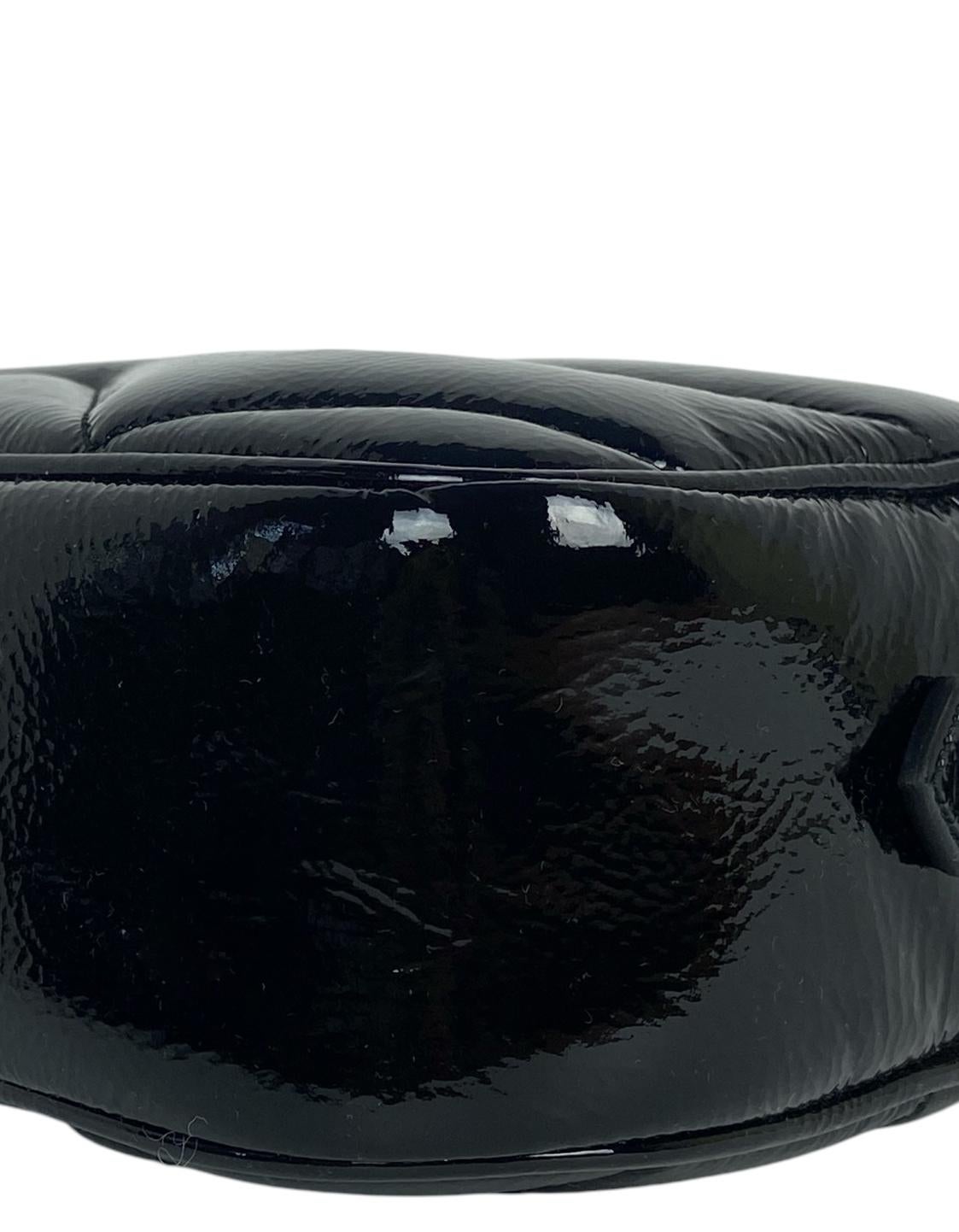 Gucci - Sac à bandoulière Marmont en cuir verni noir GG Pour femmes en vente