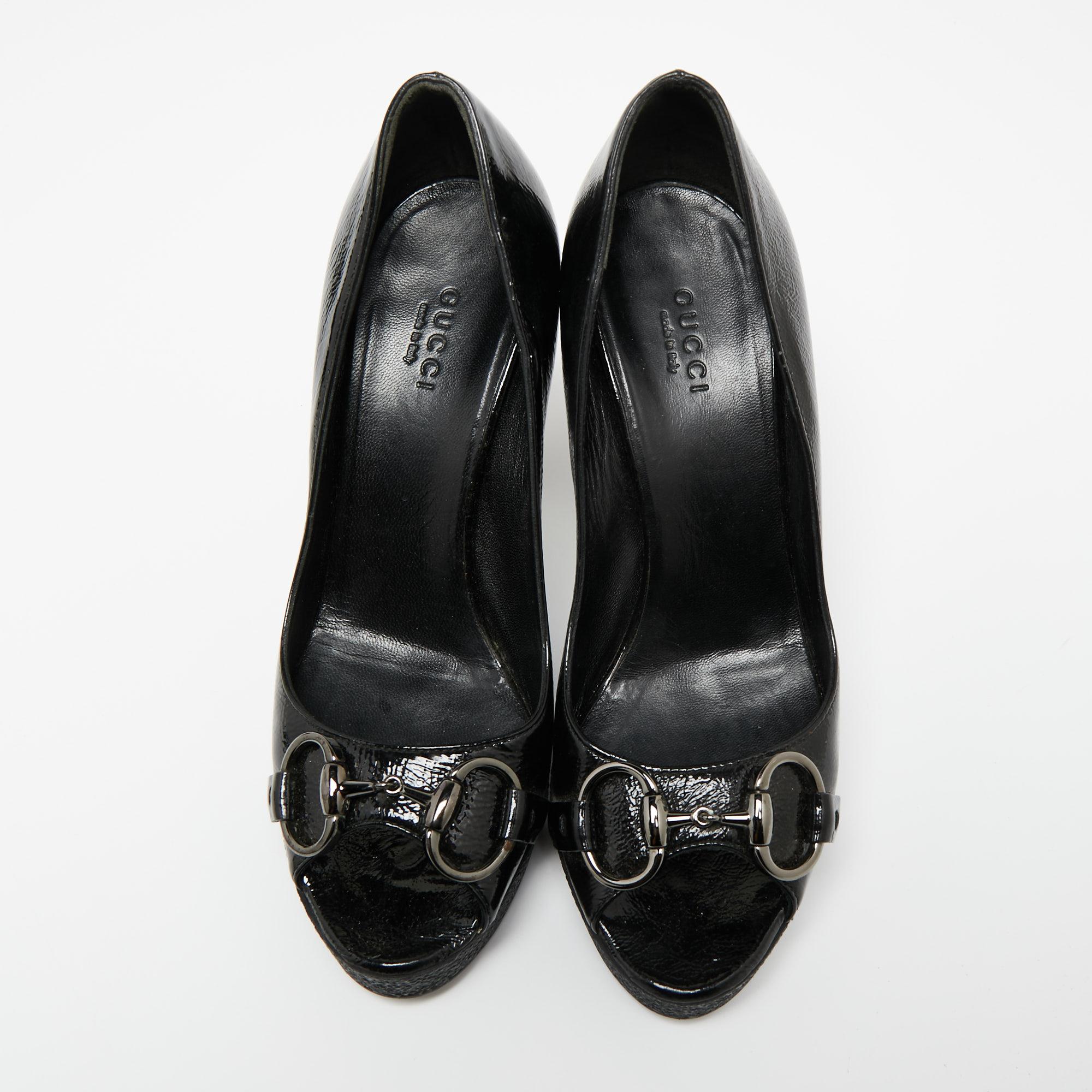 Gucci Black Patent Leather Horsebit Peep Toe Platform Pumps Size 35.5 In Good Condition In Dubai, Al Qouz 2