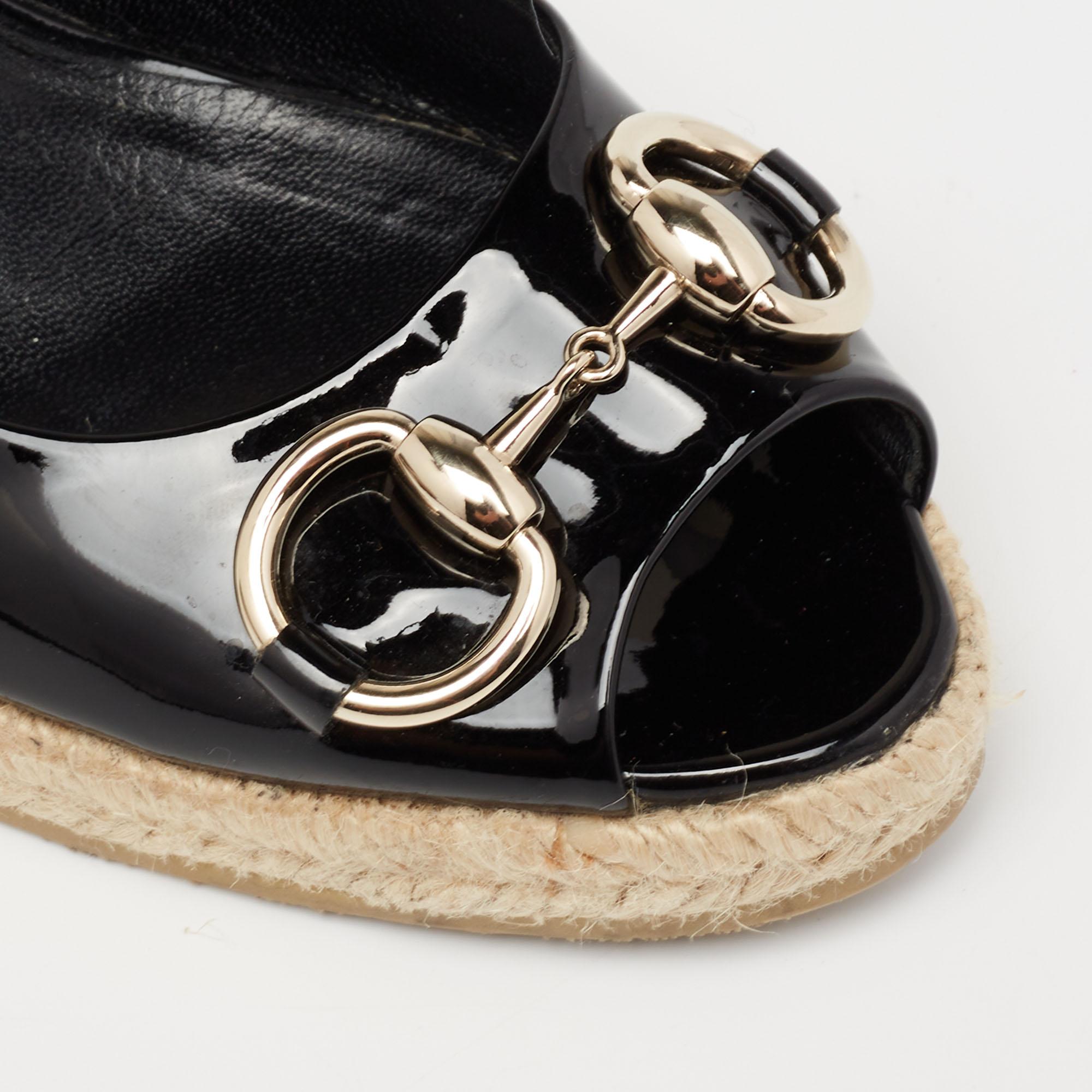 Gucci Black Patent Leather Horsebit Peep-Toe Wedge Pumps Size 37 3