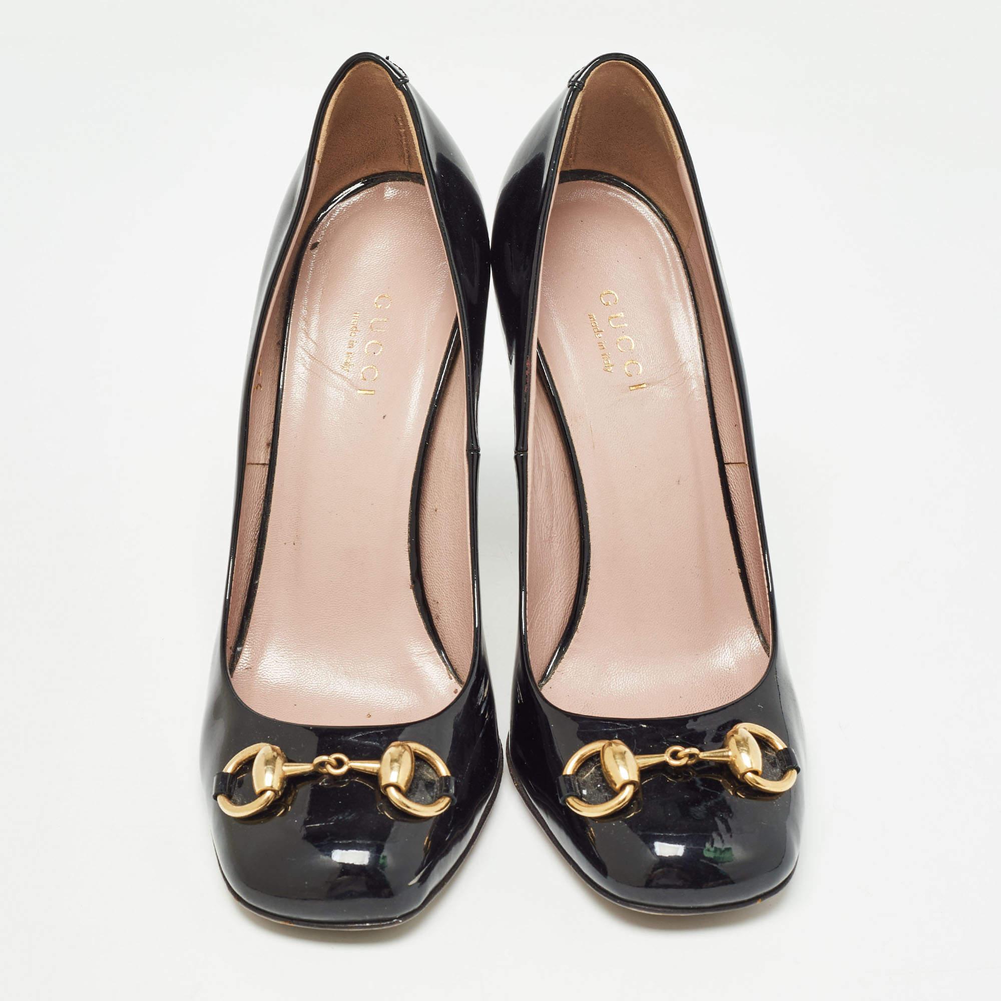 Gucci Black Patent Leather Horsebit Pumps Size 36 In Fair Condition For Sale In Dubai, Al Qouz 2