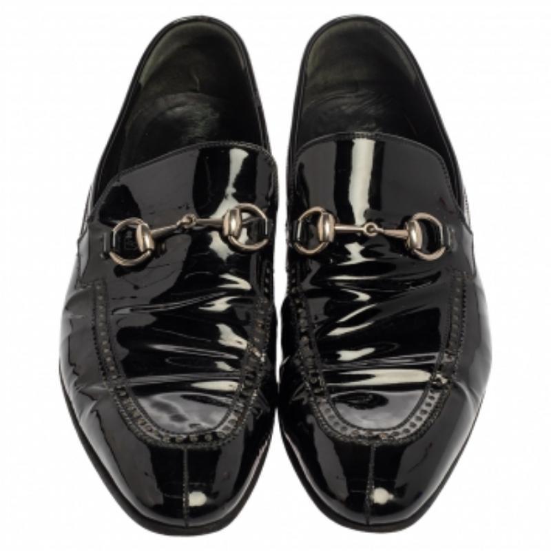 Gucci Black Patent Leather Horsebit Slip On Loafers Size 42 In Good Condition For Sale In Dubai, Al Qouz 2