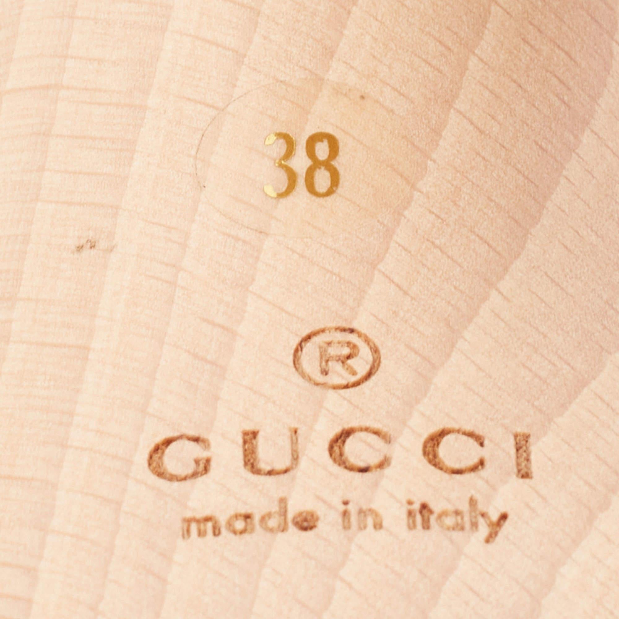 Women's Gucci Black Patent Leather Hysteria Platform Open Toe Slide Sandals Size 38 For Sale