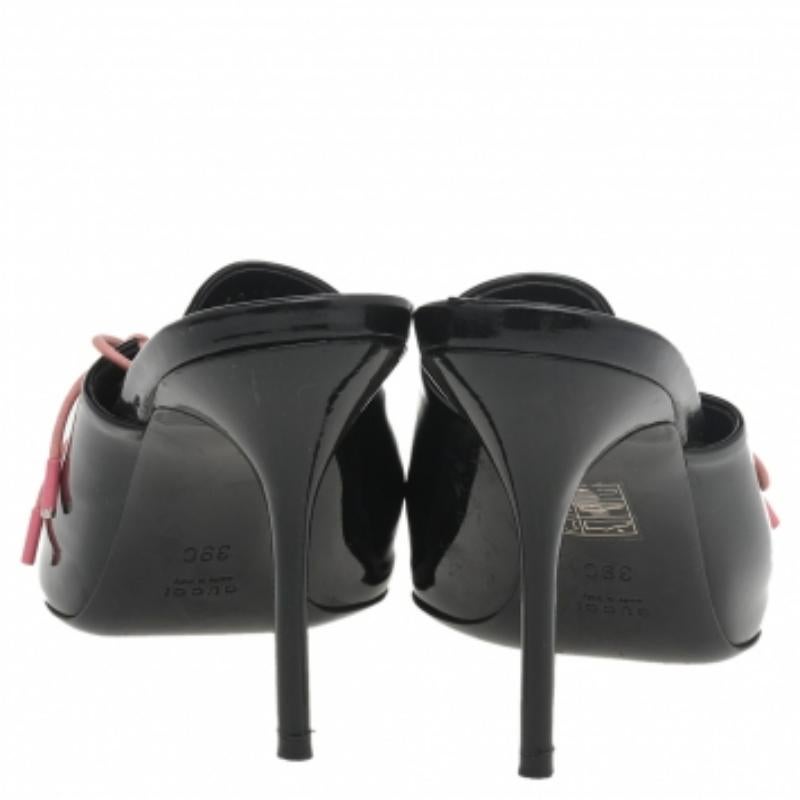 Gucci, vernice nera, dettaglio allacciatura Peep Toe Mules taglia 39 in vendita 2