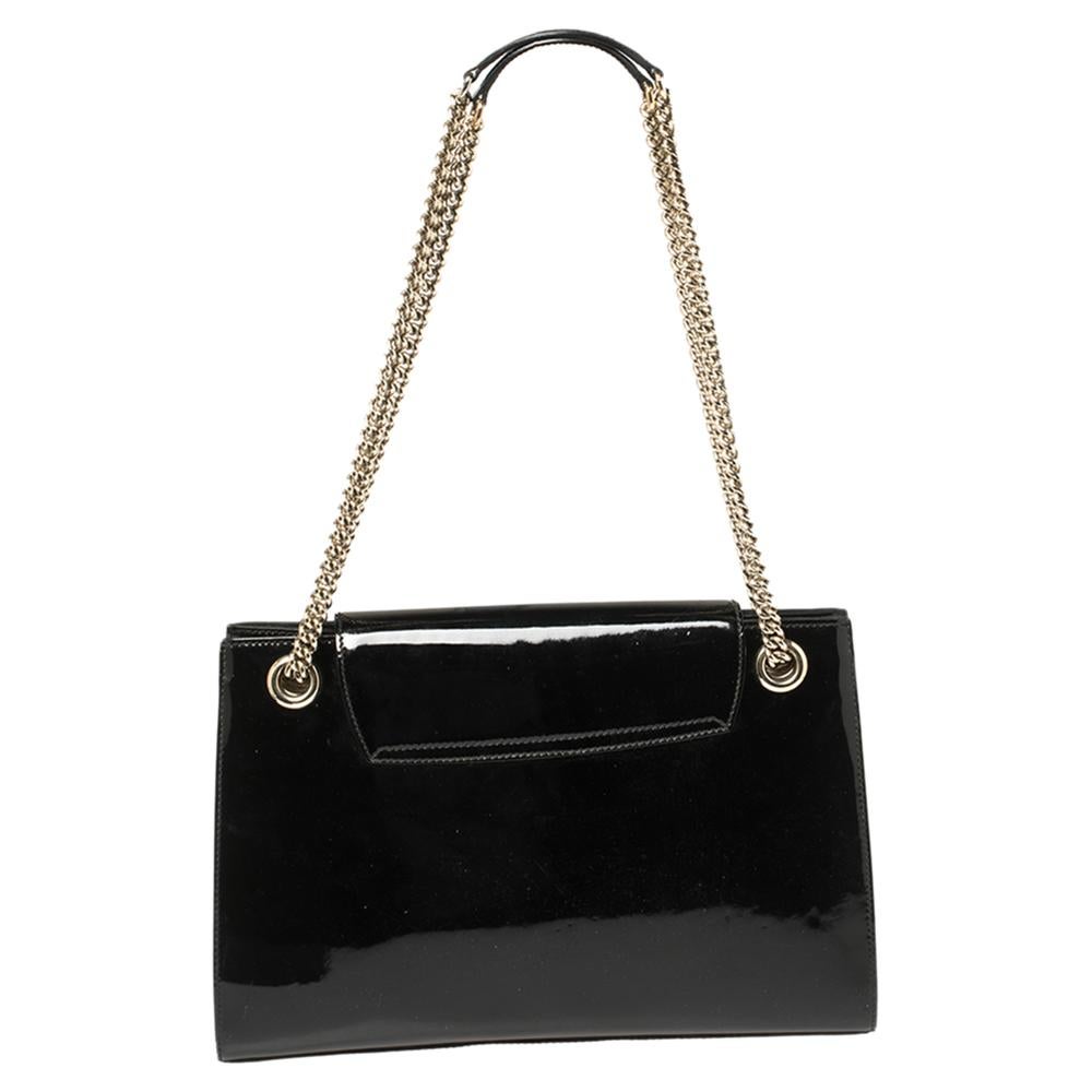 Gucci's handbags are not only well-crafted but are also coveted because of their high appeal. This Emily Chain shoulder bag, like all of Gucci's creations, is fabulous and closet-worthy. It has been crafted from patent leather and styled with a flap