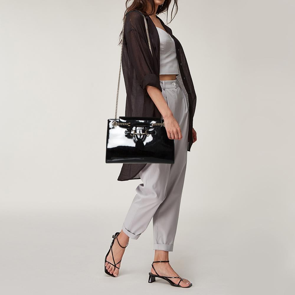 Gucci Black Patent Leather Large Emily Chain Shoulder Bag In Good Condition In Dubai, Al Qouz 2