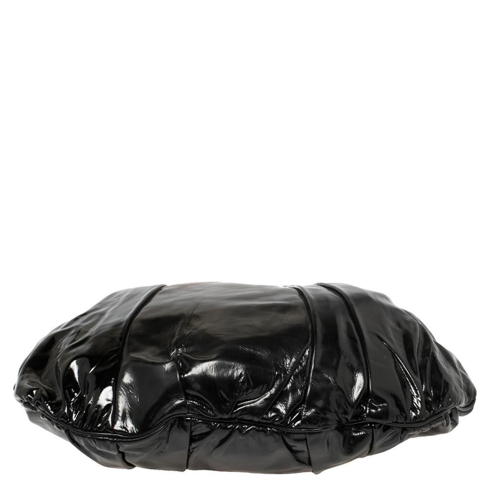Gucci Black Patent Leather Large Hysteria Hobo In Fair Condition For Sale In Dubai, Al Qouz 2