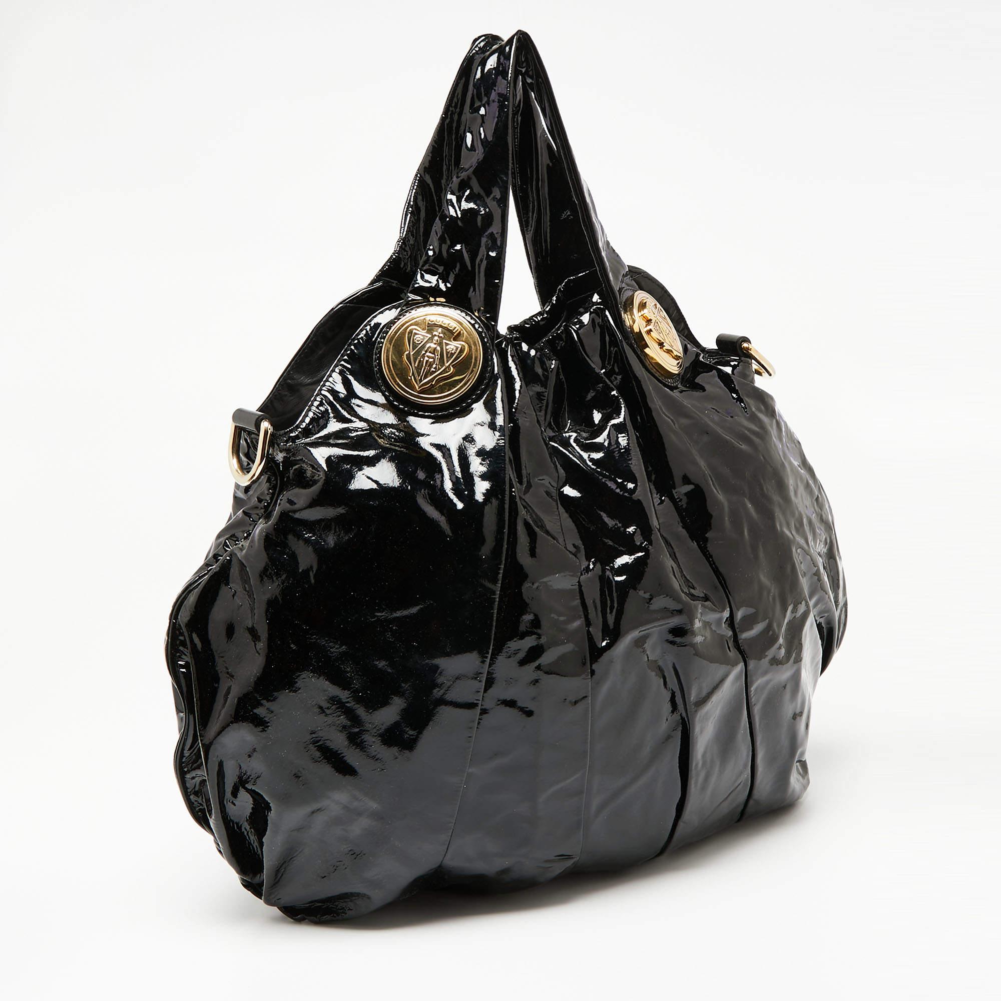 Gucci - Grand sac fourre-tout Hysteria en cuir verni noir Bon état - En vente à Dubai, Al Qouz 2