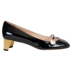 GUCCI black patent leather PEARL MARY JANE Pumps Shoes 38.5