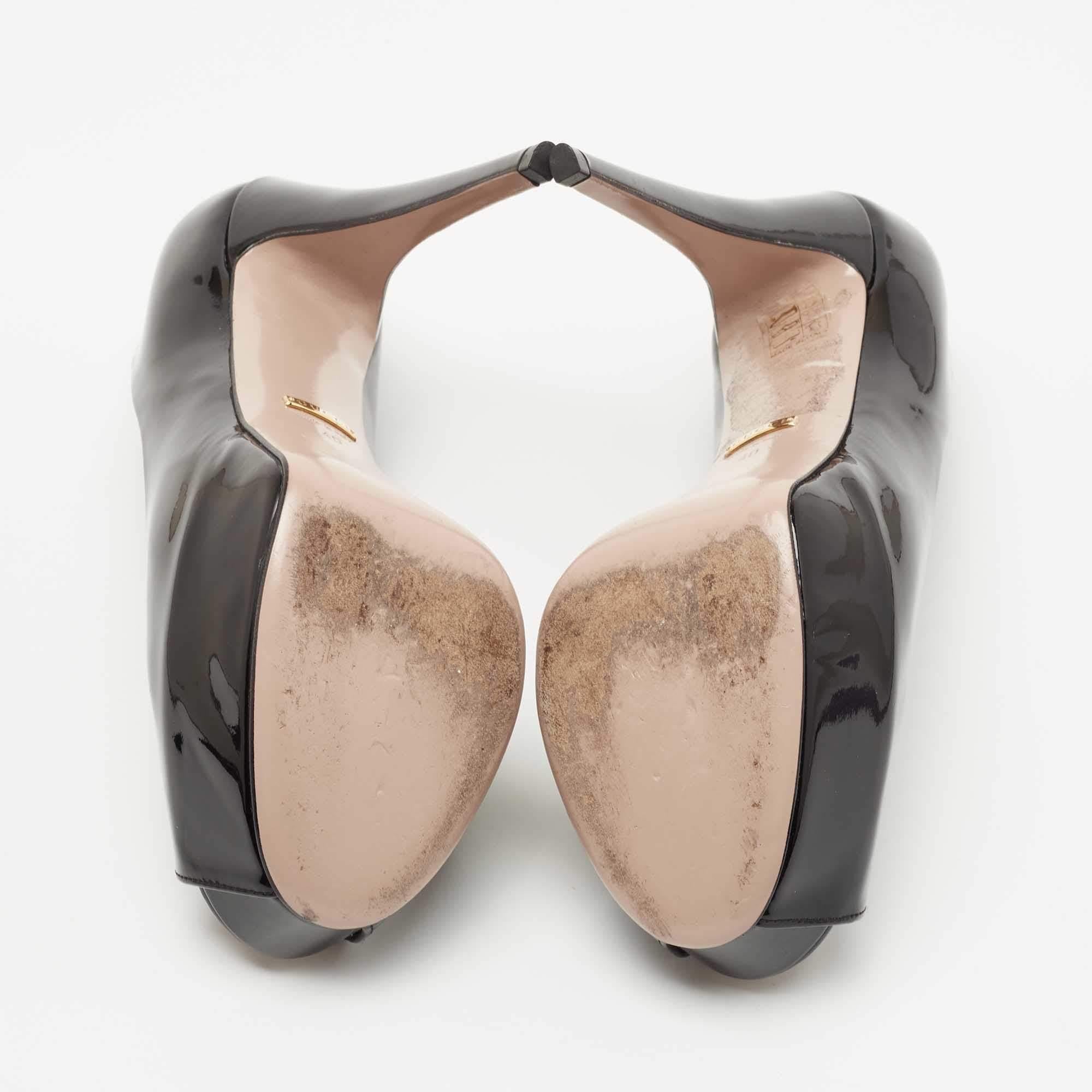 Gucci Black Patent Leather Peep Toe Platform Pumps Size 40 For Sale 4