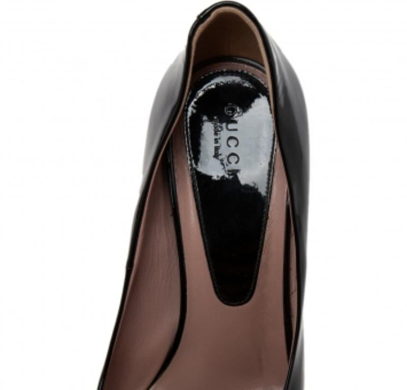 Gucci Escarpins Peep-Toe en cuir verni noir Taille 38 Pour femmes en vente