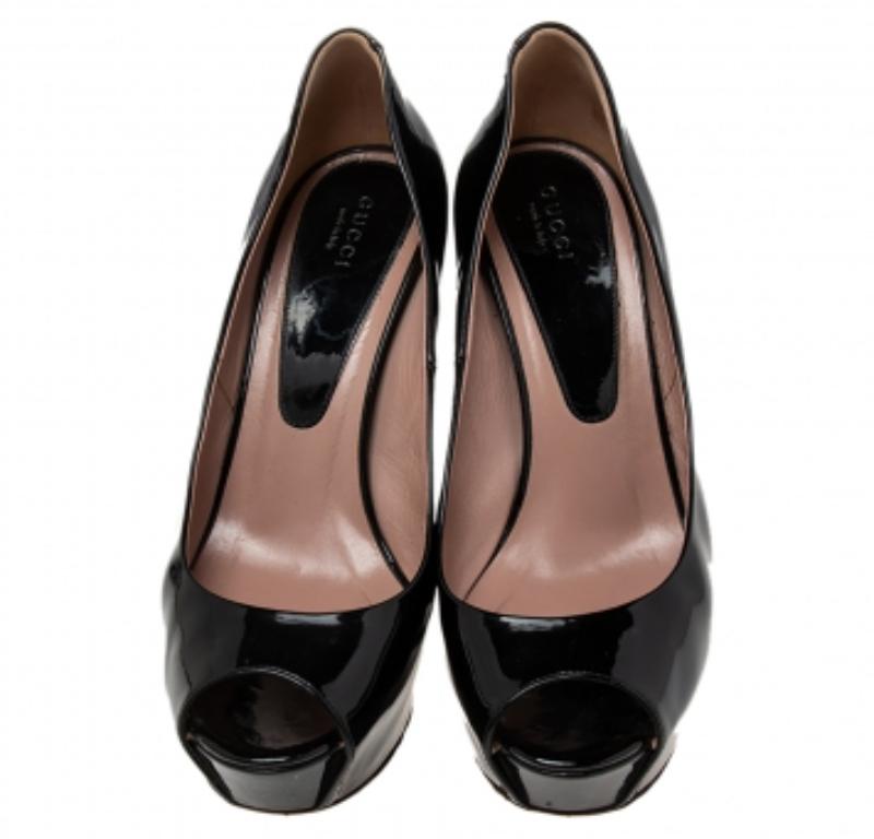 Gucci Escarpins Peep-Toe en cuir verni noir Taille 38 en vente 1