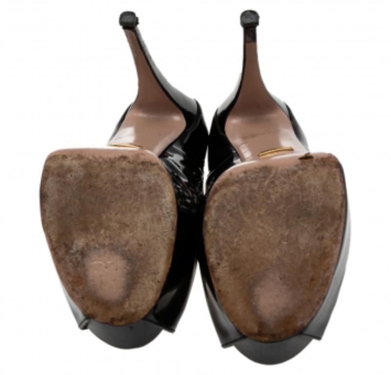 Gucci Escarpins Peep-Toe en cuir verni noir Taille 38 en vente 3
