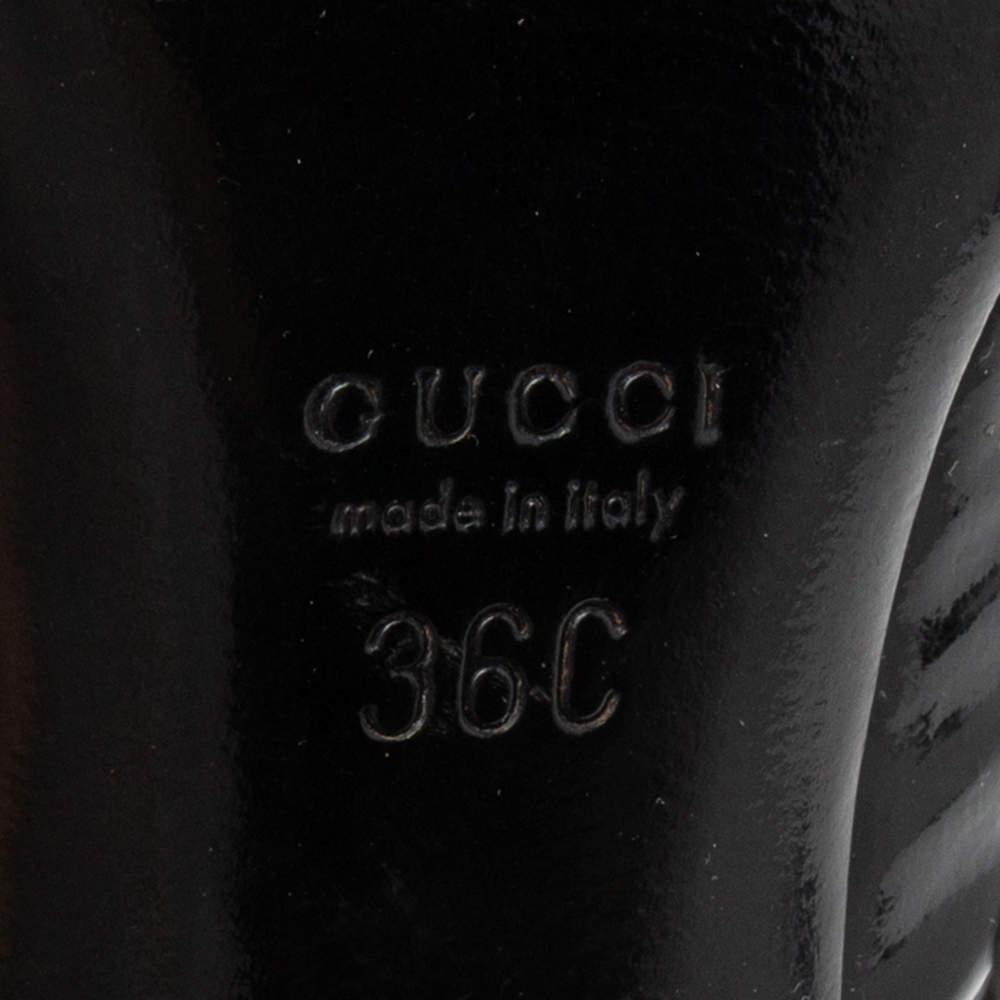 Gucci - Sandales à talon en cuir verni noir Taille 36 en vente 2