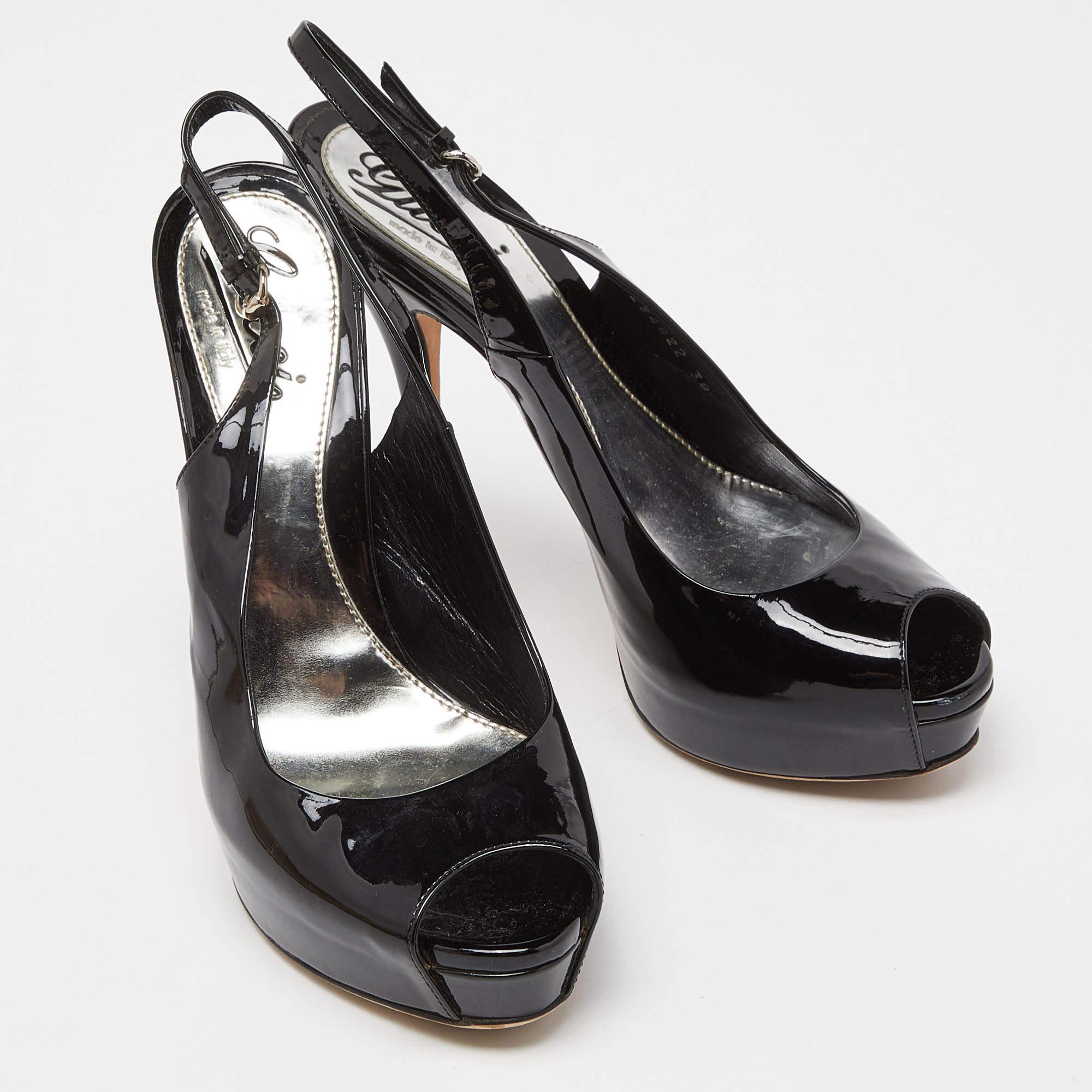 Gucci Schwarze Peep Toe Slingback-Sandalen aus Lackleder Größe 38 Damen im Angebot
