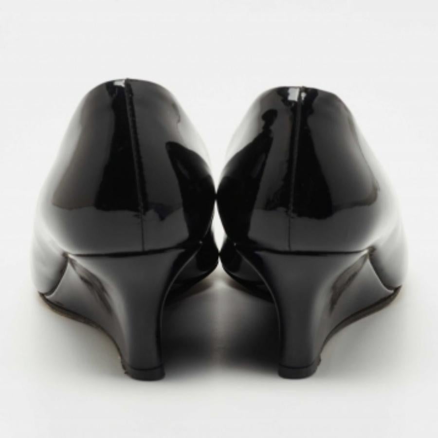Nero Gucci Pumps con zeppa in vernice nera taglia 36