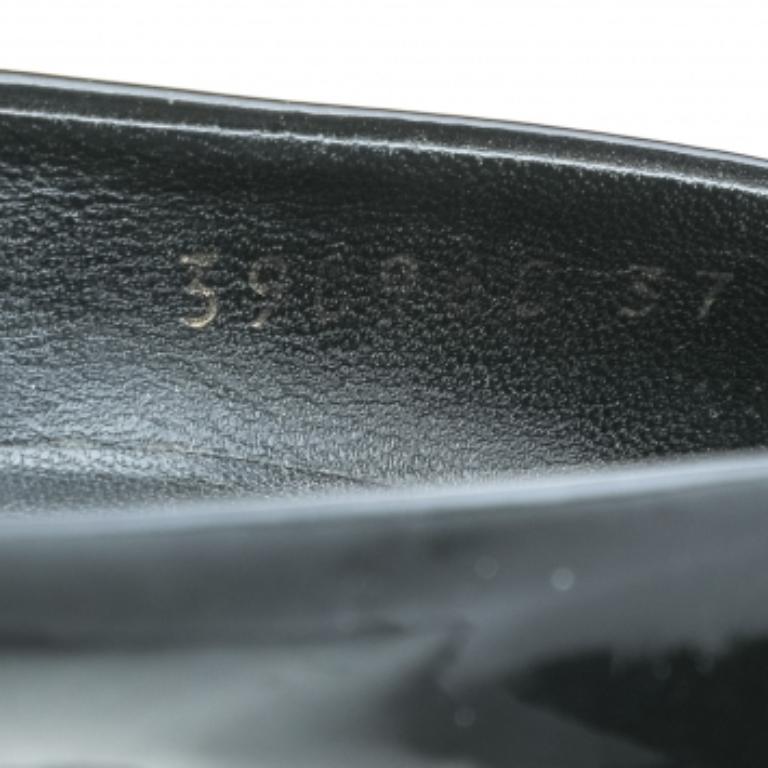 Gucci - Escarpins à bout pointu en cuir verni noir - Taille 37 en vente 3
