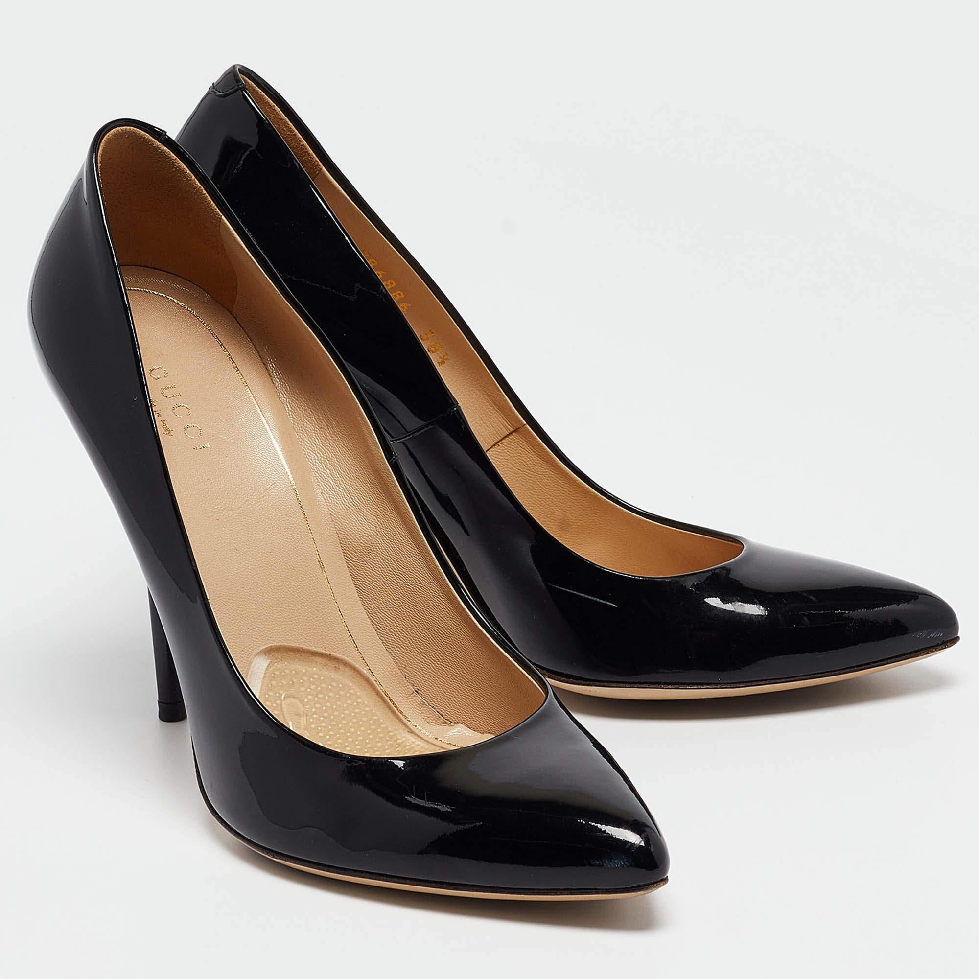 Women's Gucci Black Patent Leather Pointed Toe Pumps Size 38.5 For Sale