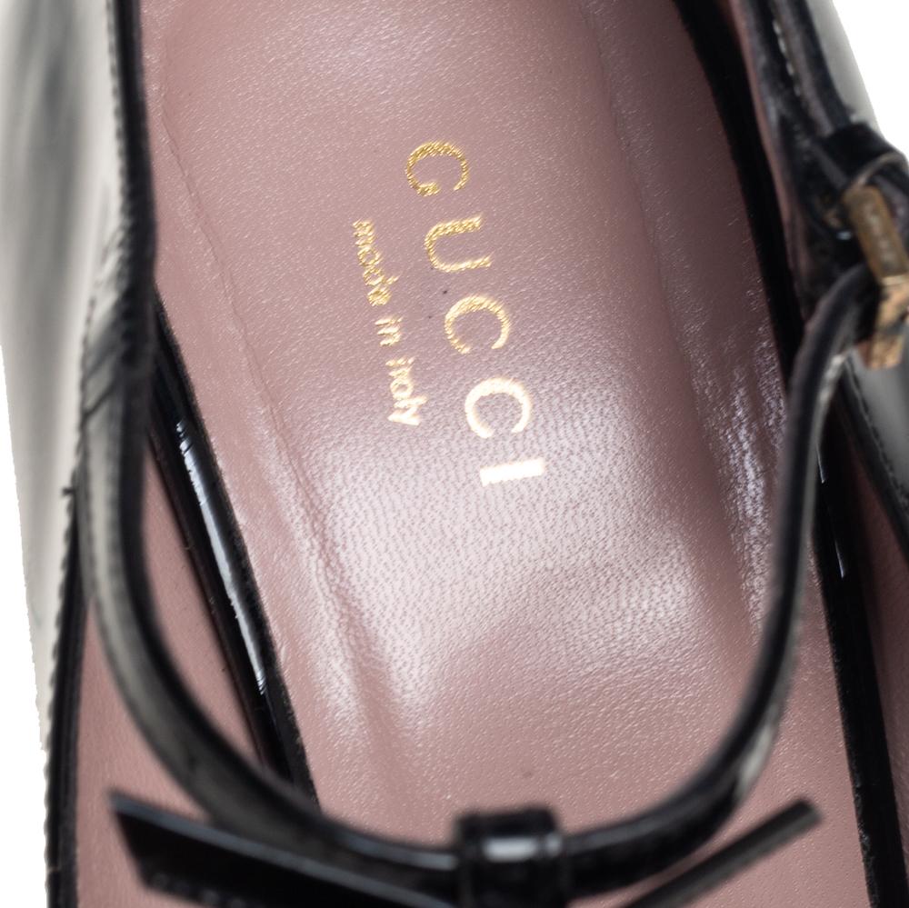 Gucci Black Patent Leather Pointed Toe T-Strap Pumps Size 39.5 In Good Condition In Dubai, Al Qouz 2