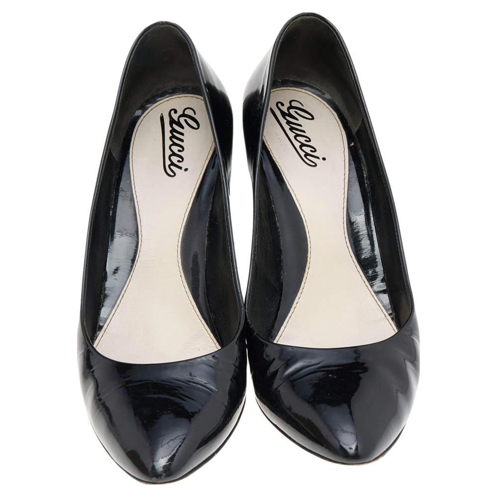 Gucci Black Patent Leather Pumps Size 40 In Fair Condition In Dubai, Al Qouz 2