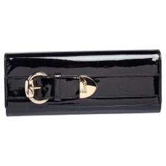 Gucci Romy Clutch aus schwarzem Lackleder