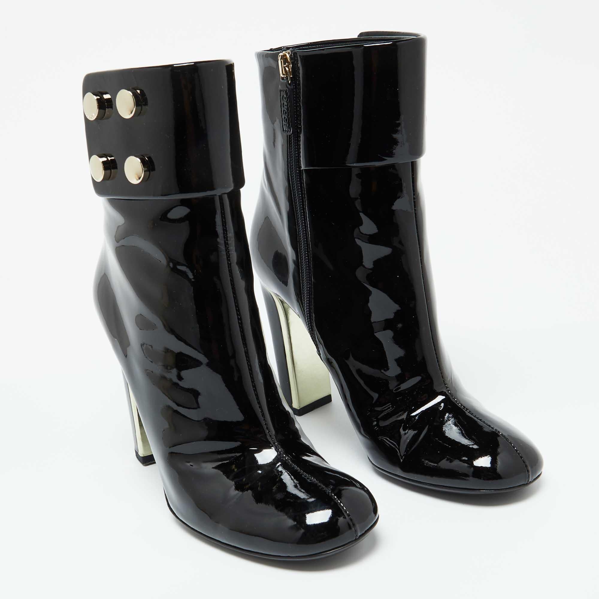 Gucci Botines de charol negro Vernice Talla 37.5 en Bueno Estado en Dubai, Al Qouz 2