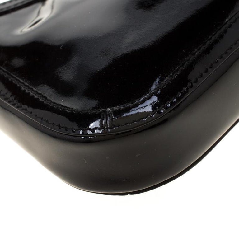 GUCCI VINTAGE PATENT LEATHER BLACK BOAT SHAPED SHOULDER BAG - Still in  fashion