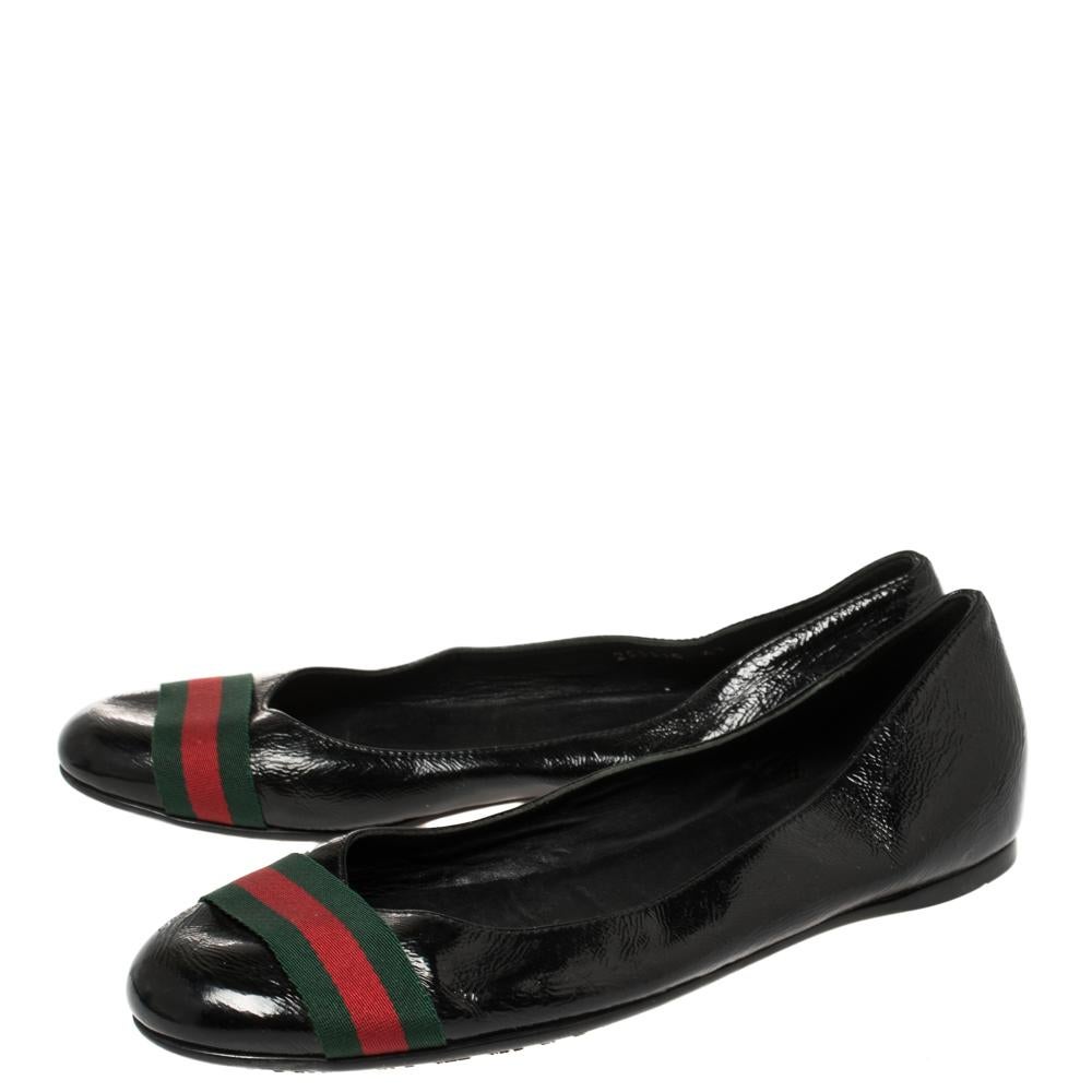 Gucci Black Patent Leather Web Ballet Flats Size 41 In Good Condition In Dubai, Al Qouz 2