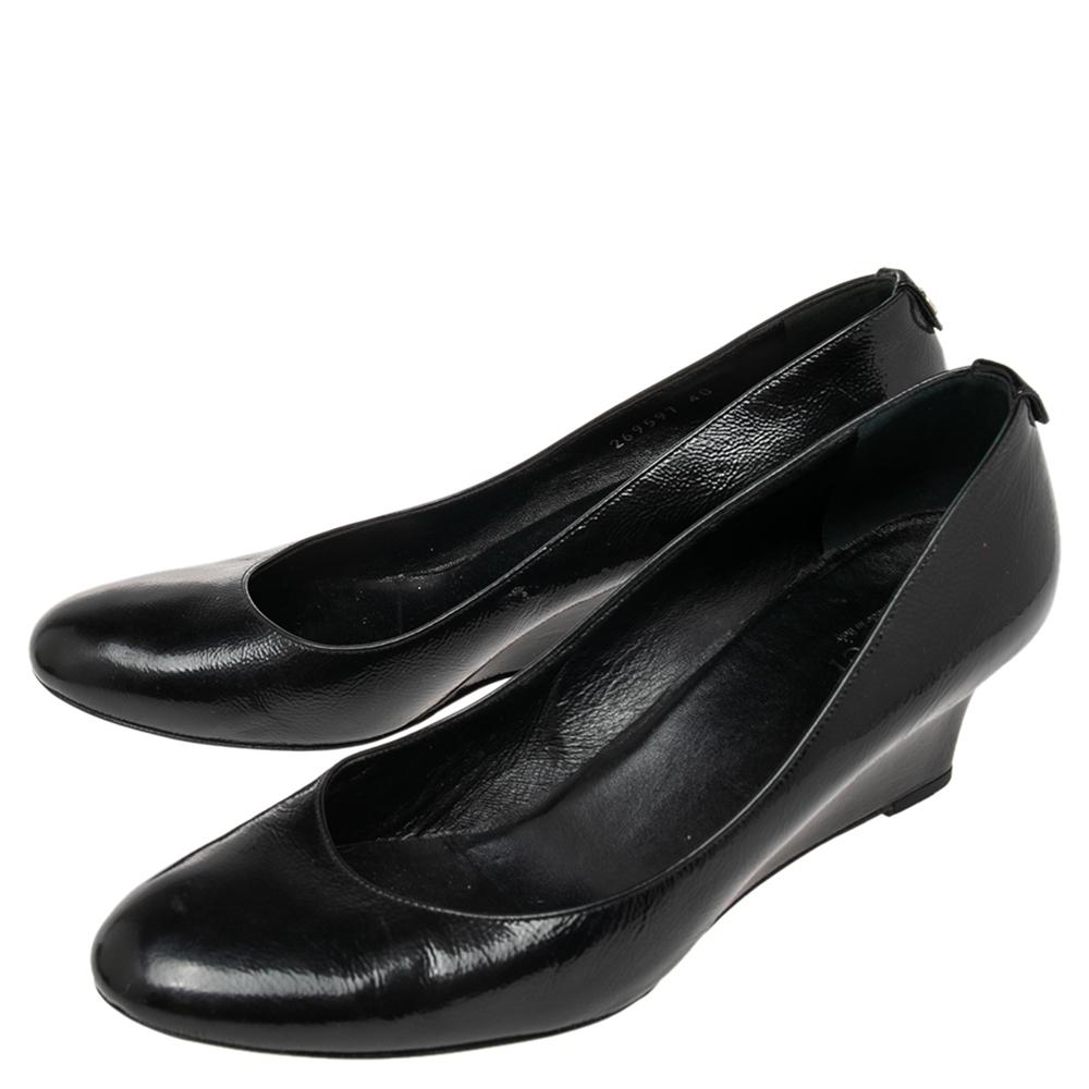 Gucci Black Patent Leather Wedge Round Toe Pumps Size 40 2