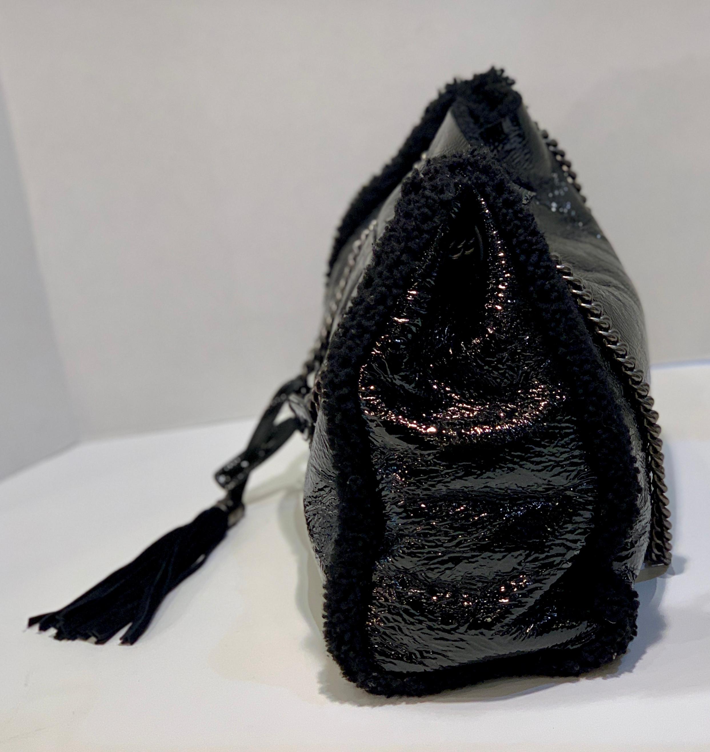 GUCCI Black Patent Shearling Large Soho Cellarius Mouton Chain Tote Soft Purse In Excellent Condition In Tustin, CA