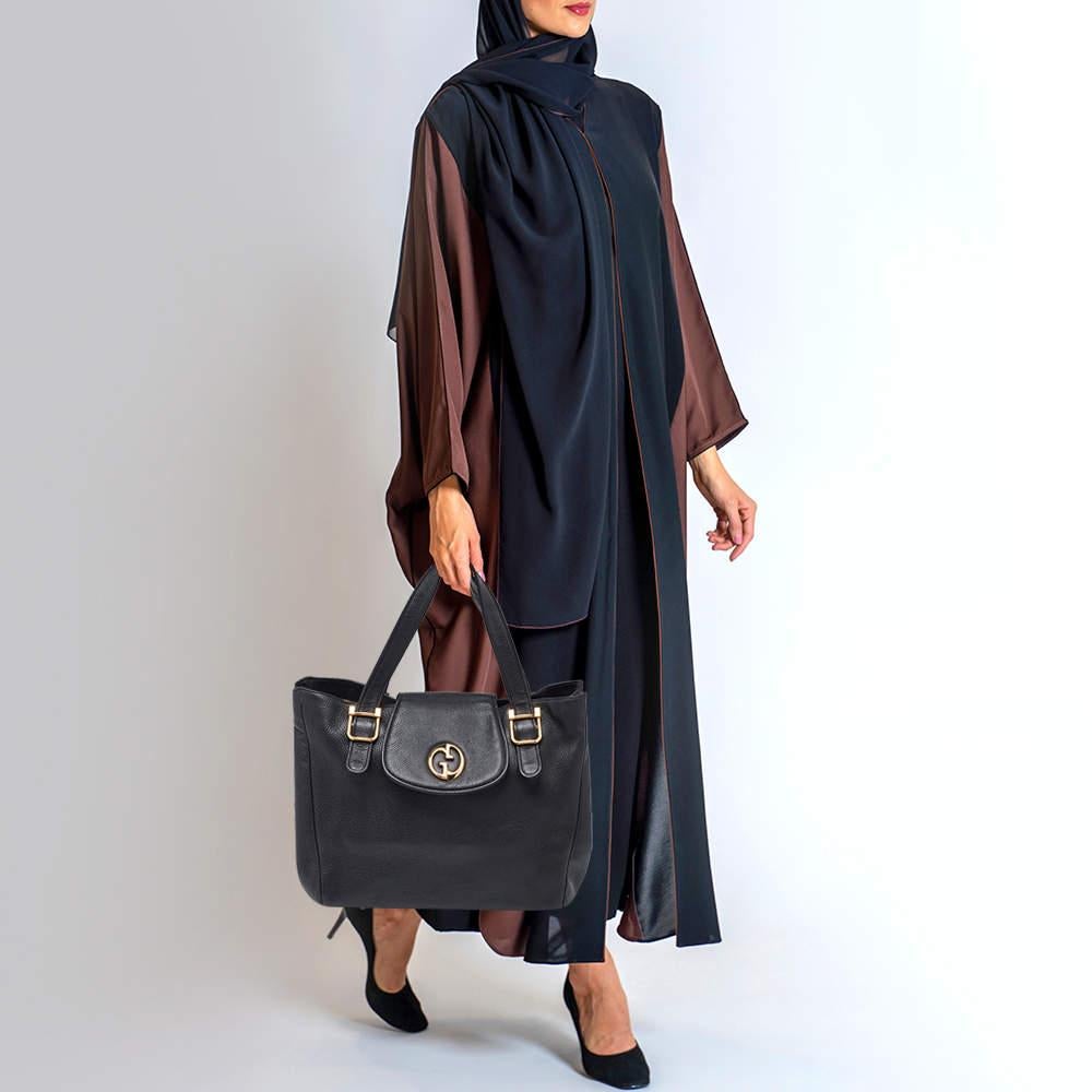 This alluring tote bag for women has been designed to assist you on any day. Convenient to carry and fashionably designed  the tote is cut with skill and sewn into a great shape. It is well equipped to be a reliable accessory.