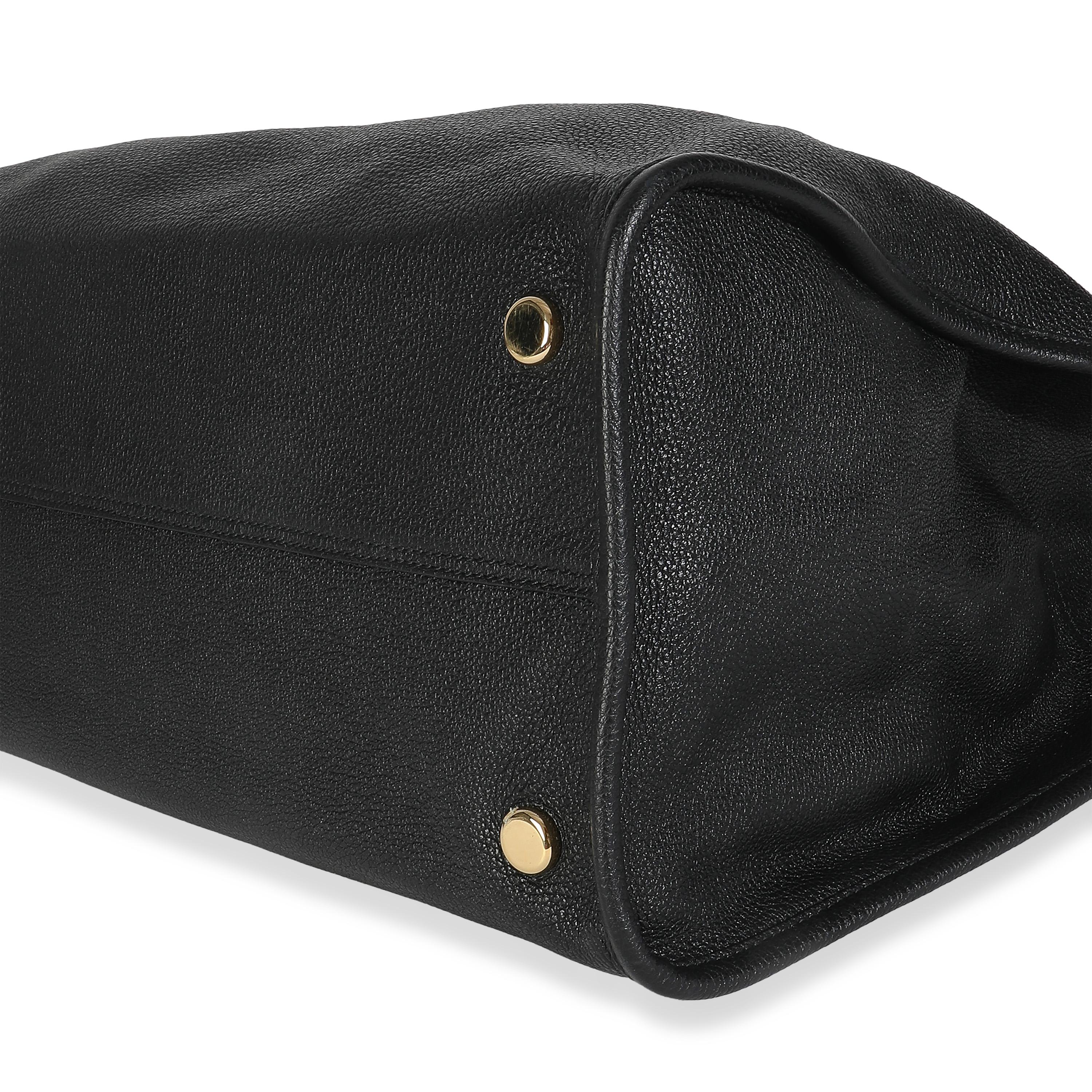 Gucci Große Tote Tasche mit Logo aus schwarzem Kieselsteinleder im Zustand „Gut“ im Angebot in New York, NY
