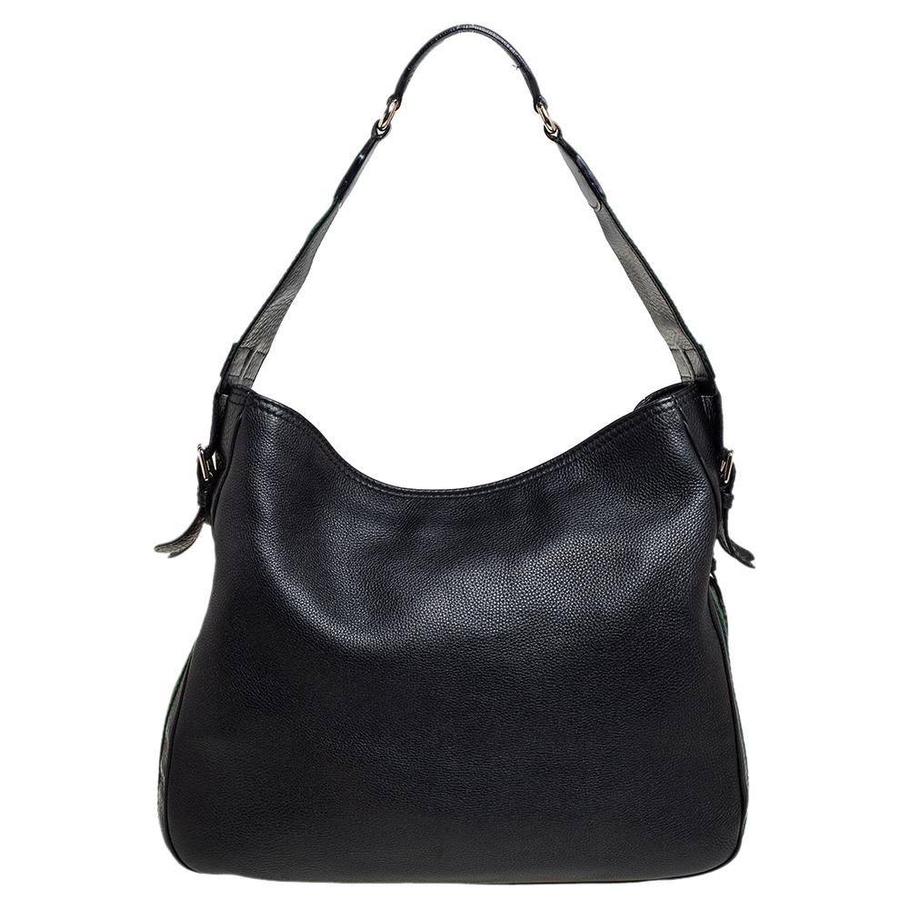 Gucci Black Pebbled Leather Medium Heritage Shoulder Bag In Good Condition In Dubai, Al Qouz 2