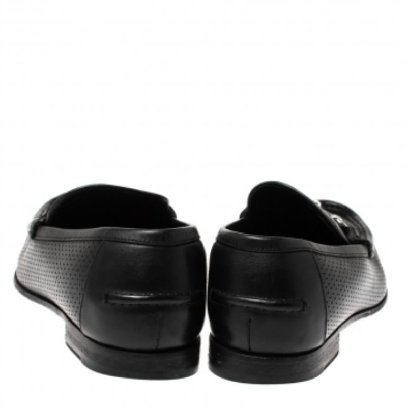 Gucci Mocassins à enfiler en cuir perforé Taille 45 État moyen à Dubai, Al Qouz 2