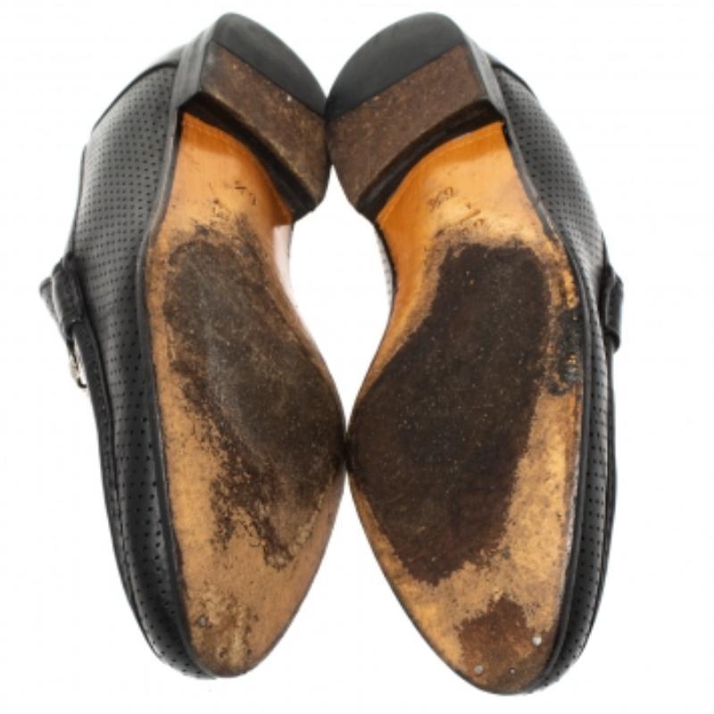 Gucci Mocassins à enfiler en cuir perforé Taille 45 1
