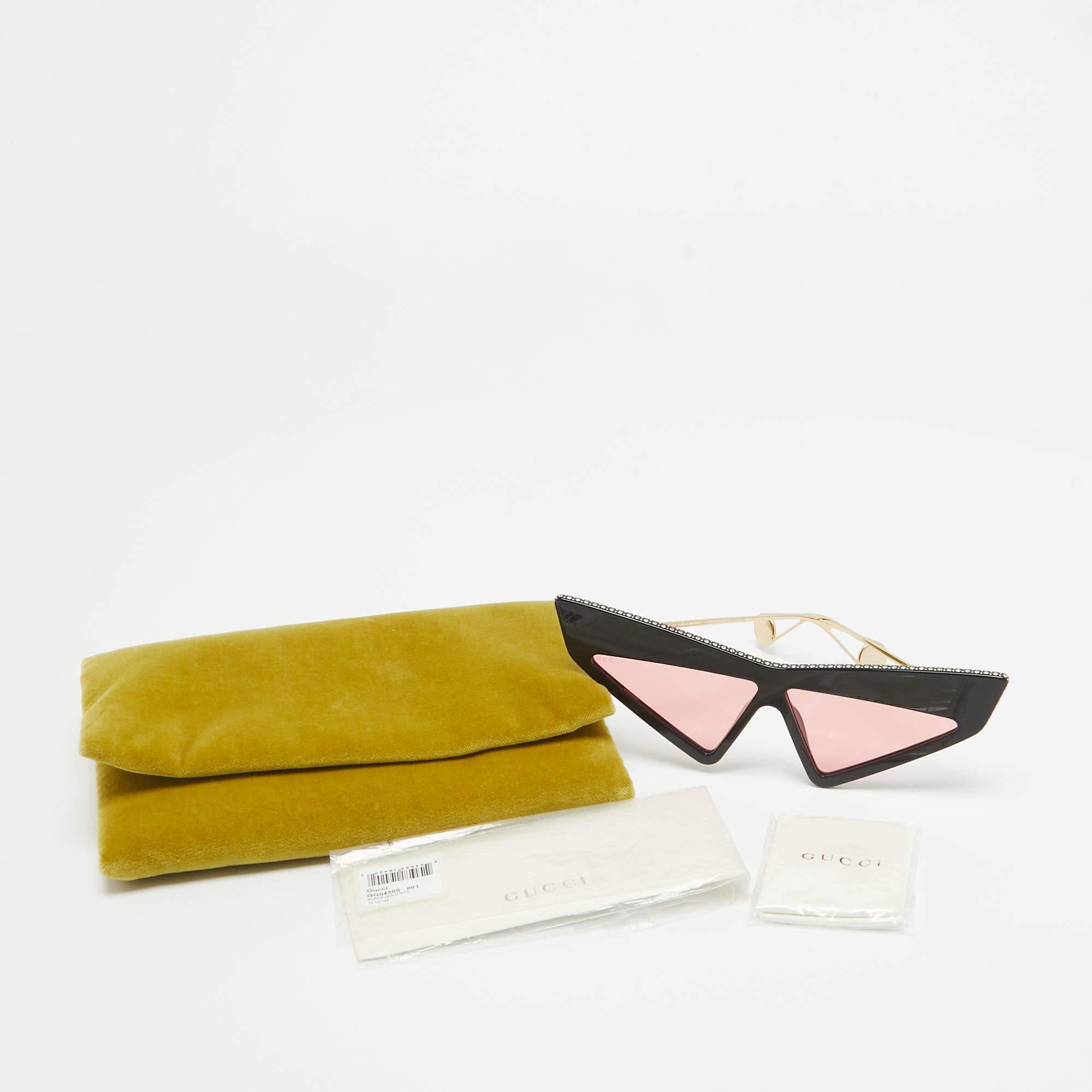 Gucci Black/Pink GG0430S Crystals Embellished Geometric Sunglasses État moyen - En vente à Dubai, Al Qouz 2