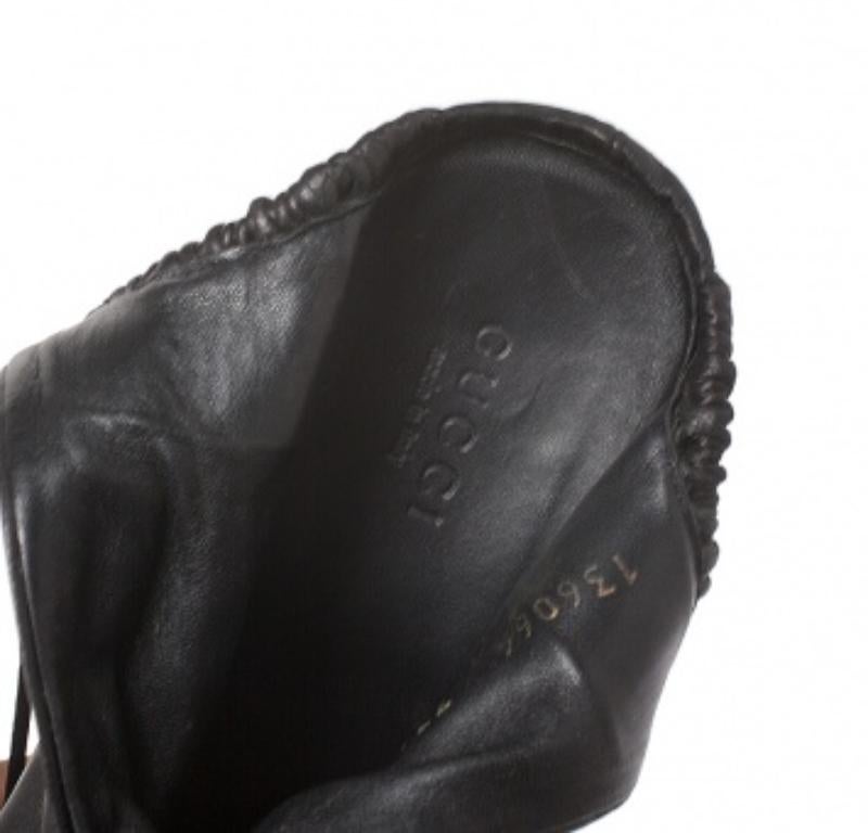 Gucci Botines de piel plisada negra talla 37.5 en venta 1