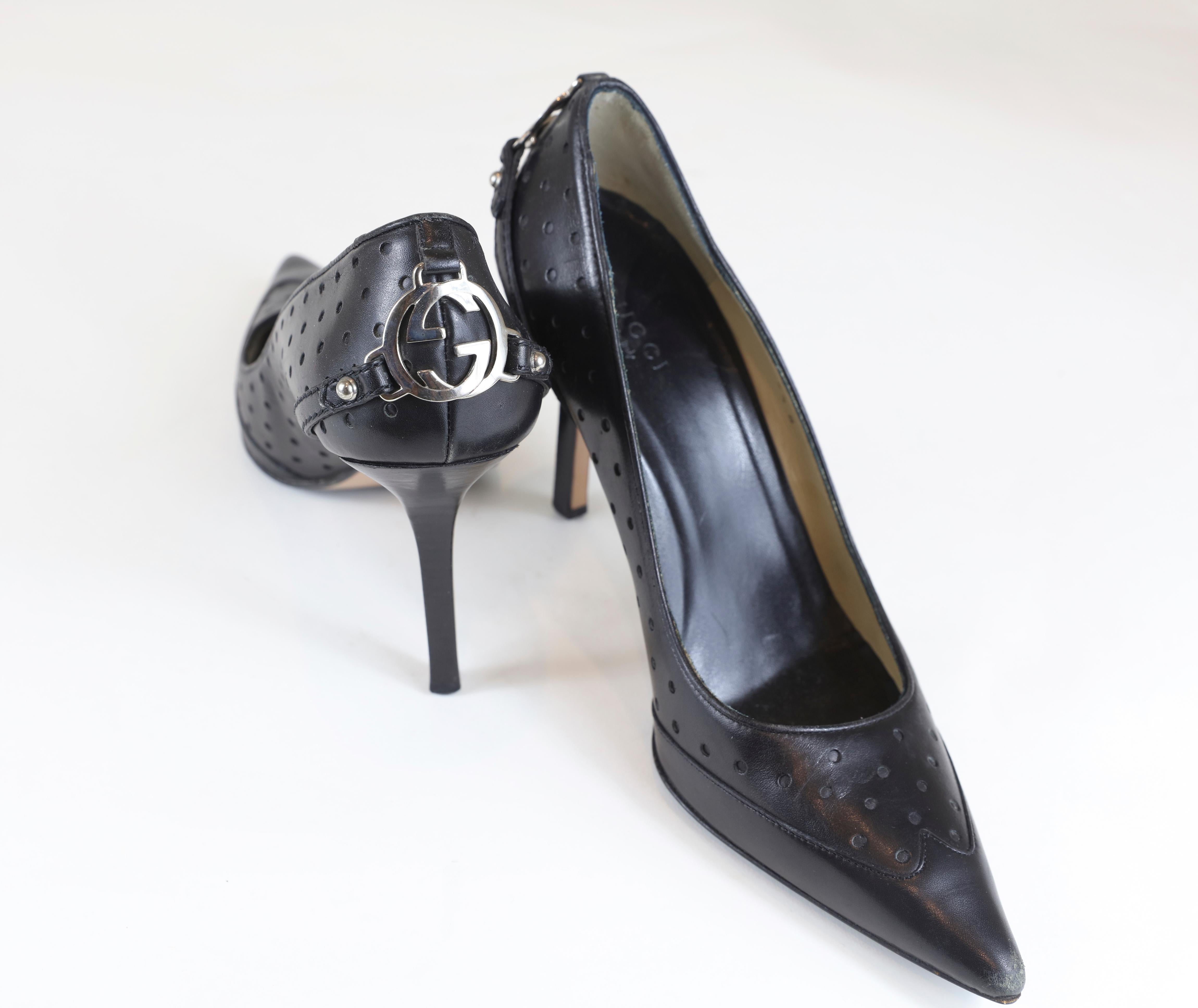 Gucci Black Pointed Heels Size 6.5 In Good Condition In Bridgehampton, NY
